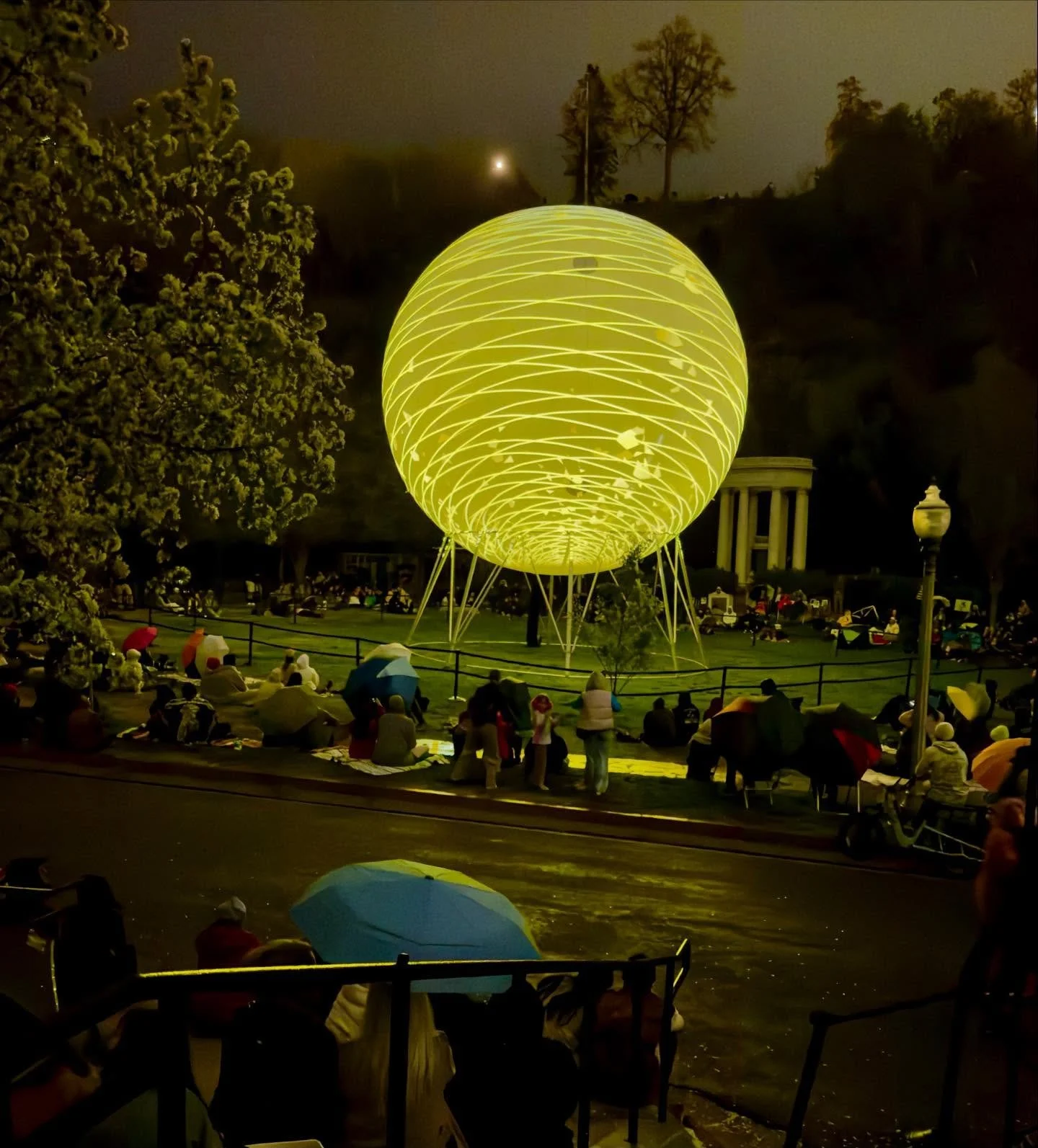 Our neighborhood green space never fails us. In the last ten days, the #utahstatecapitol has seen an incredible outdoor art installation by #olafureliasson in Memory Grove, the #cherryblossoms🌸 popping three weeks early, and nearly 10,000 people mar