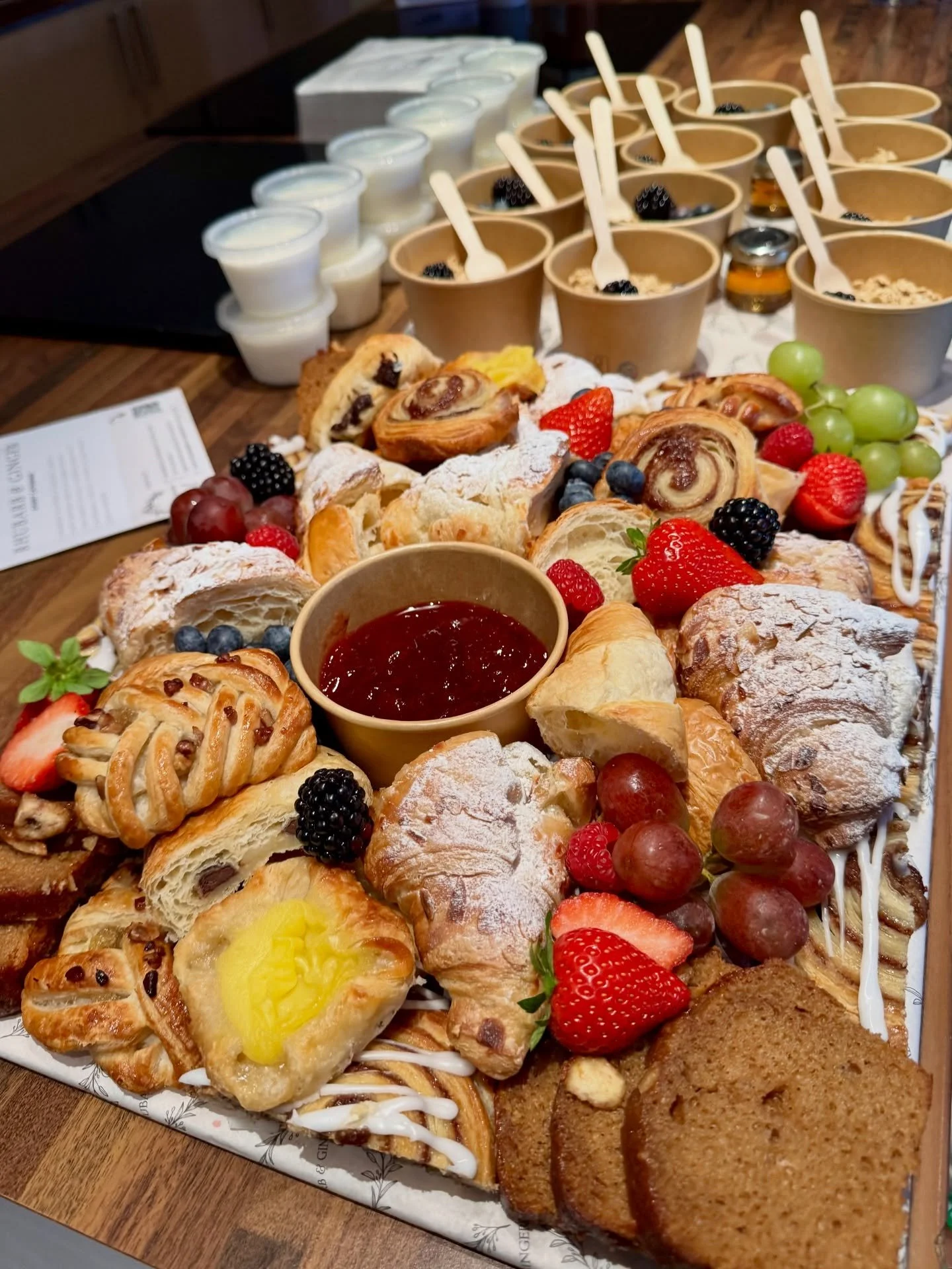✨ A Wedding Morning Breakfast Set-Up ✨For some gorgeous girlies on Saturday morning @thehollieshotel 🤍🌿

What better way to start your wedding day than with a glass of fizz and Sharing Platters of freshly baked pastries, fresh fruits &amp; berries,