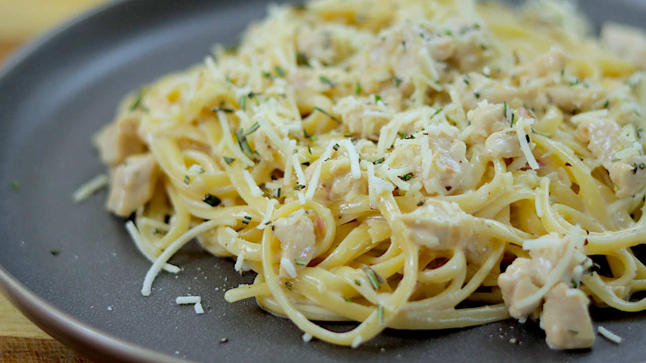Creamy Lemon Garlic Chicken Pasta-Ready In Less Than 20 Minutes