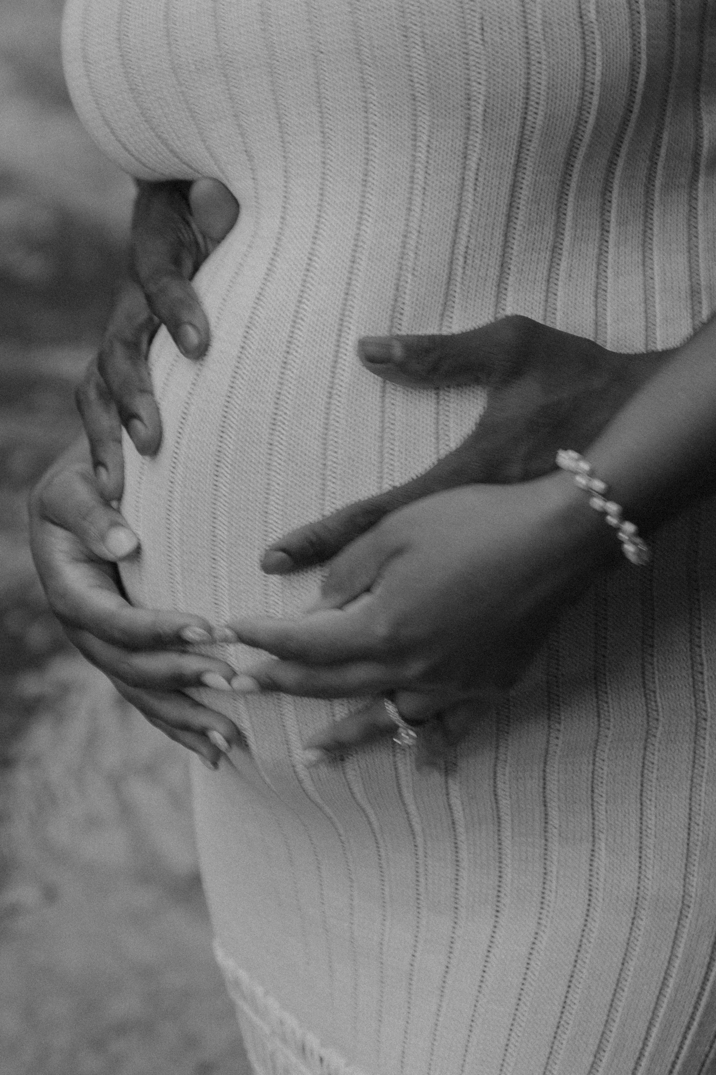 TylerandNaba_Maternity-15.jpg