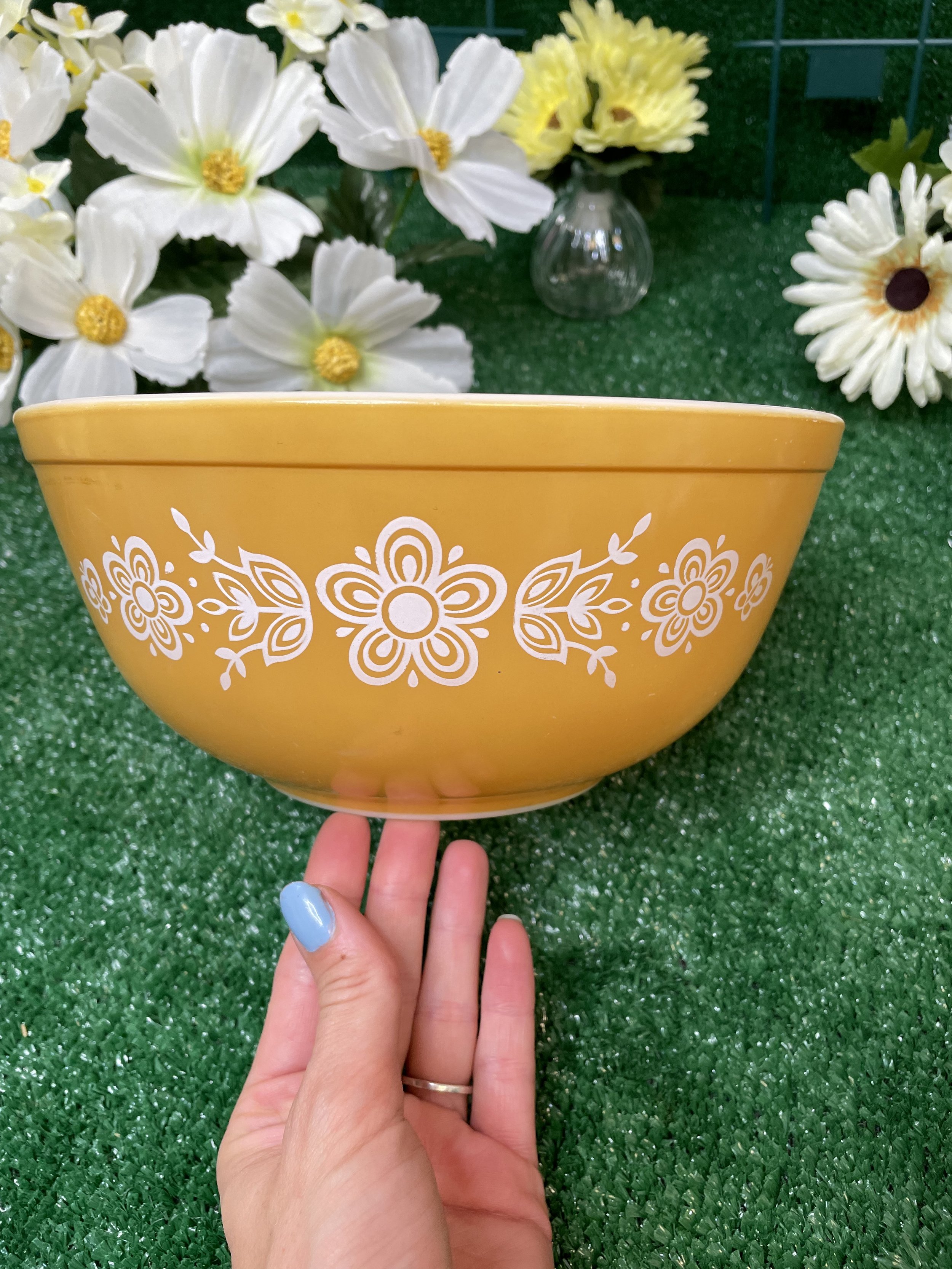 Yellow Daisy Pyrex Mixing Bowl