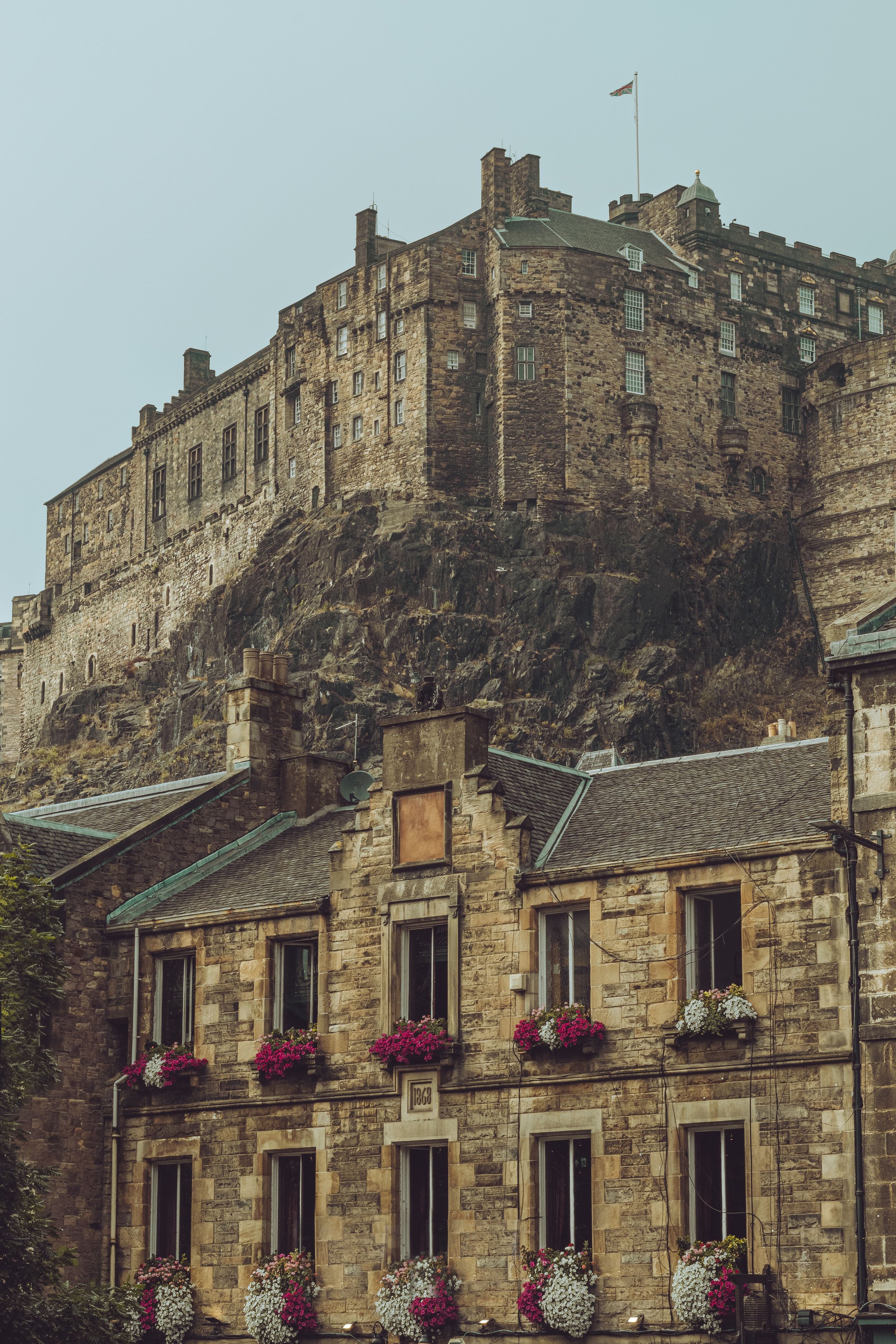 Ninfa-Fluida_Edinburgh-castle-view.jpg