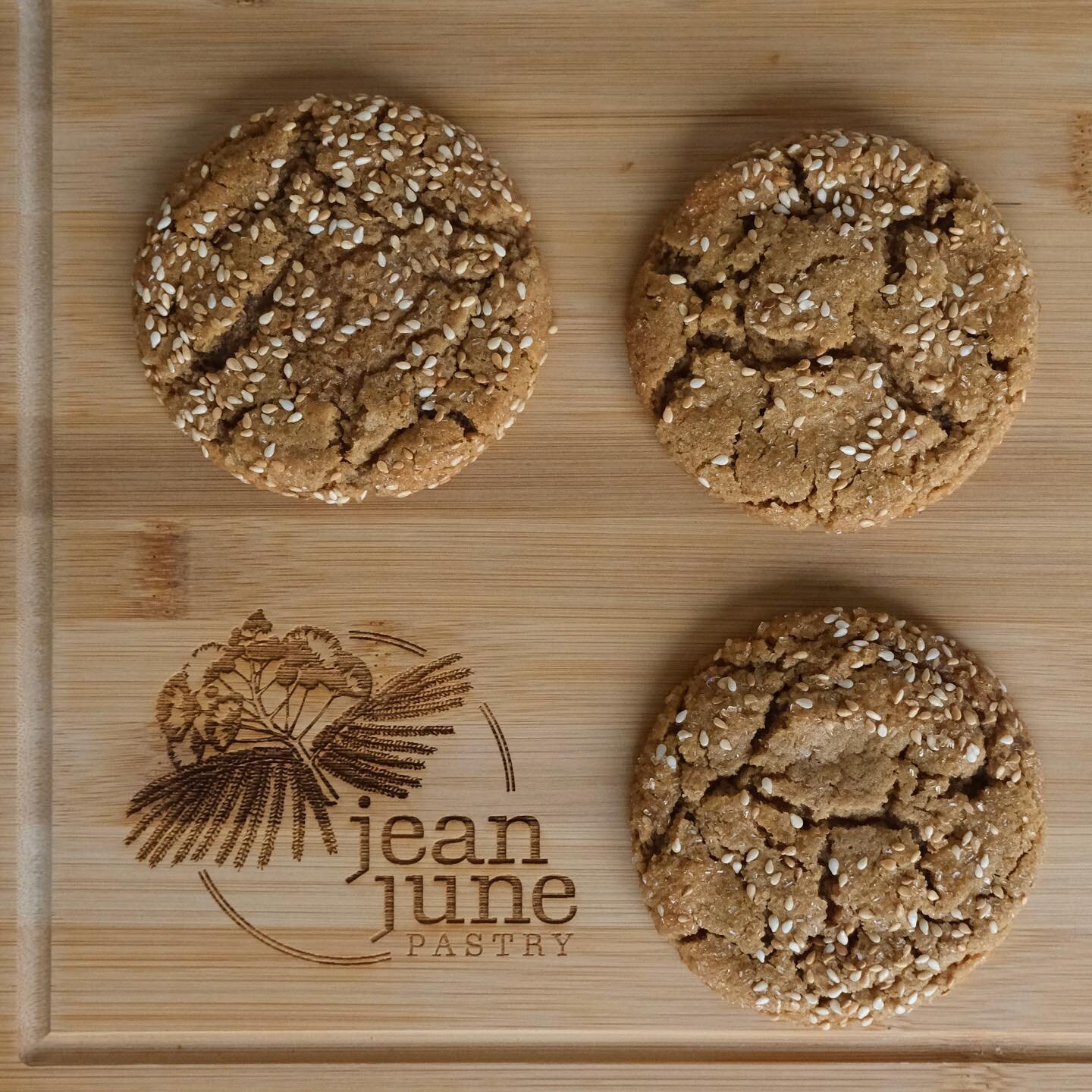 Back in town &amp; back in action! 🍪 Orders are open again, &amp; I *highly* recommend trying the new tahini-miso cookie.

Order at jeanjunepastry.com or my bio link.