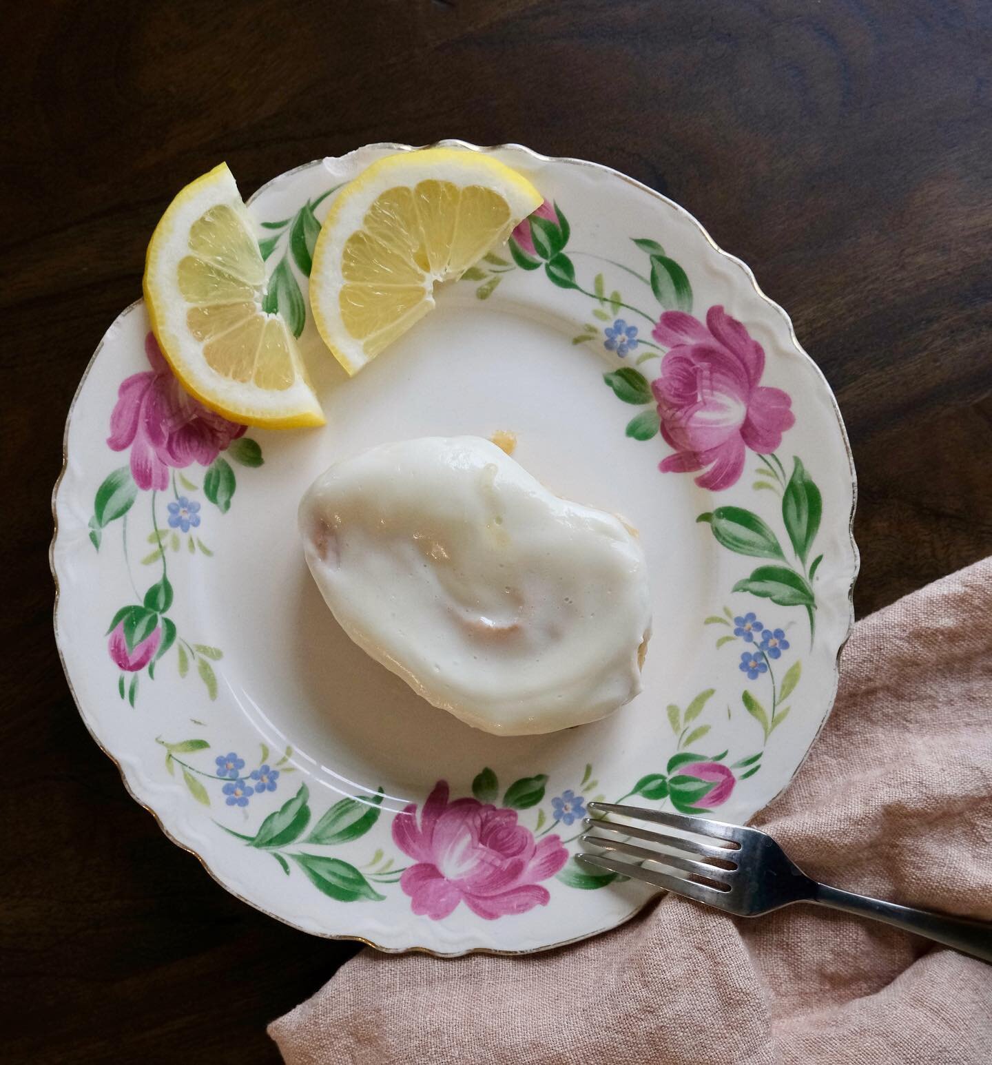 Just a couple days left to get your pre-order in at jeanjunepastry.com/order for take-and-bake lemon-cardamom sweet rolls for this weekend! 🍋 Order cut-off is Wednesday 5.4.

You can order 6 or 12 for pick-up on the day of your choice (Friday 4&ndas