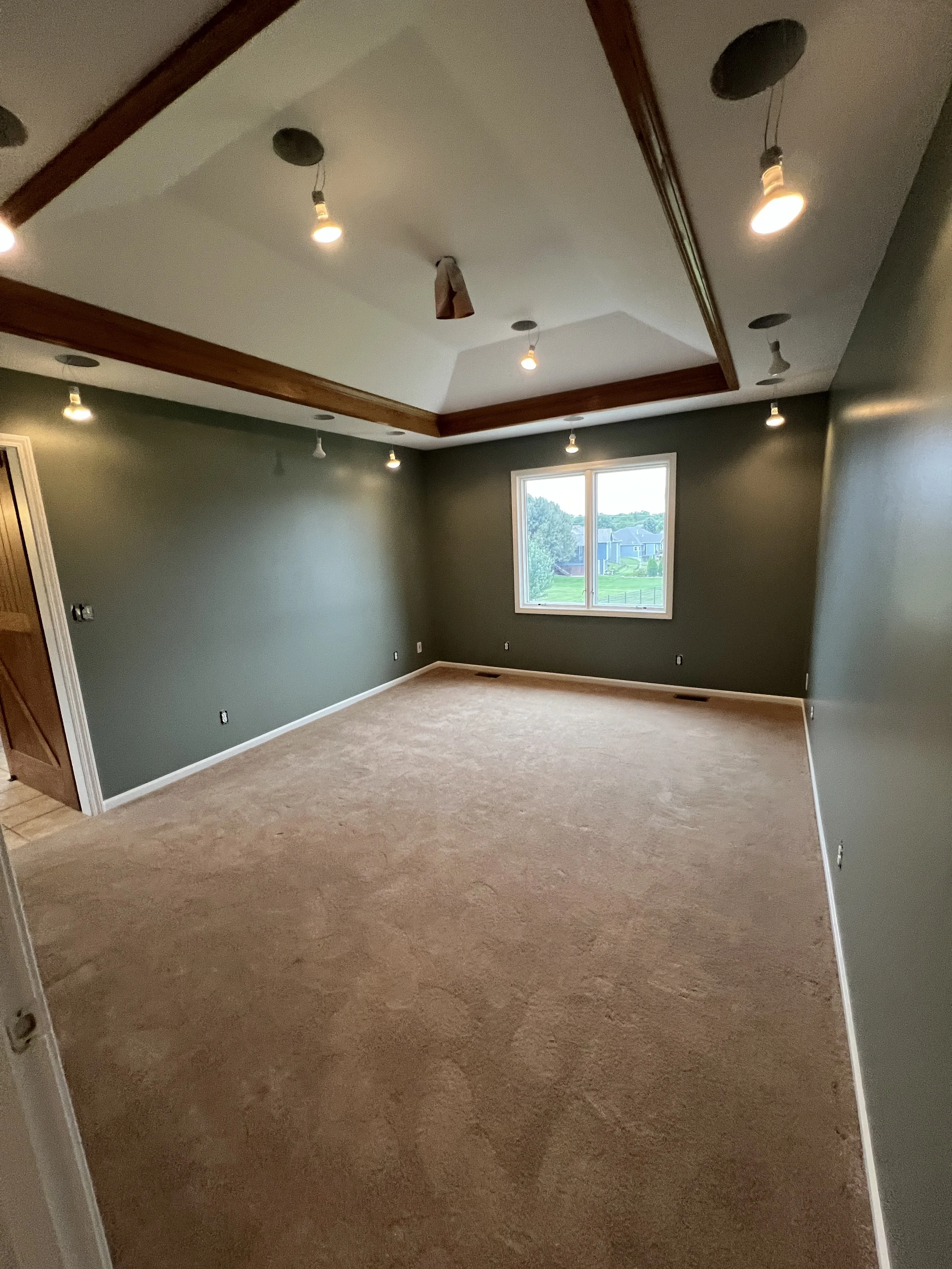 🖌️ How Often Should You Repaint Your Interior Walls? A Guide for Topeka Homeowners