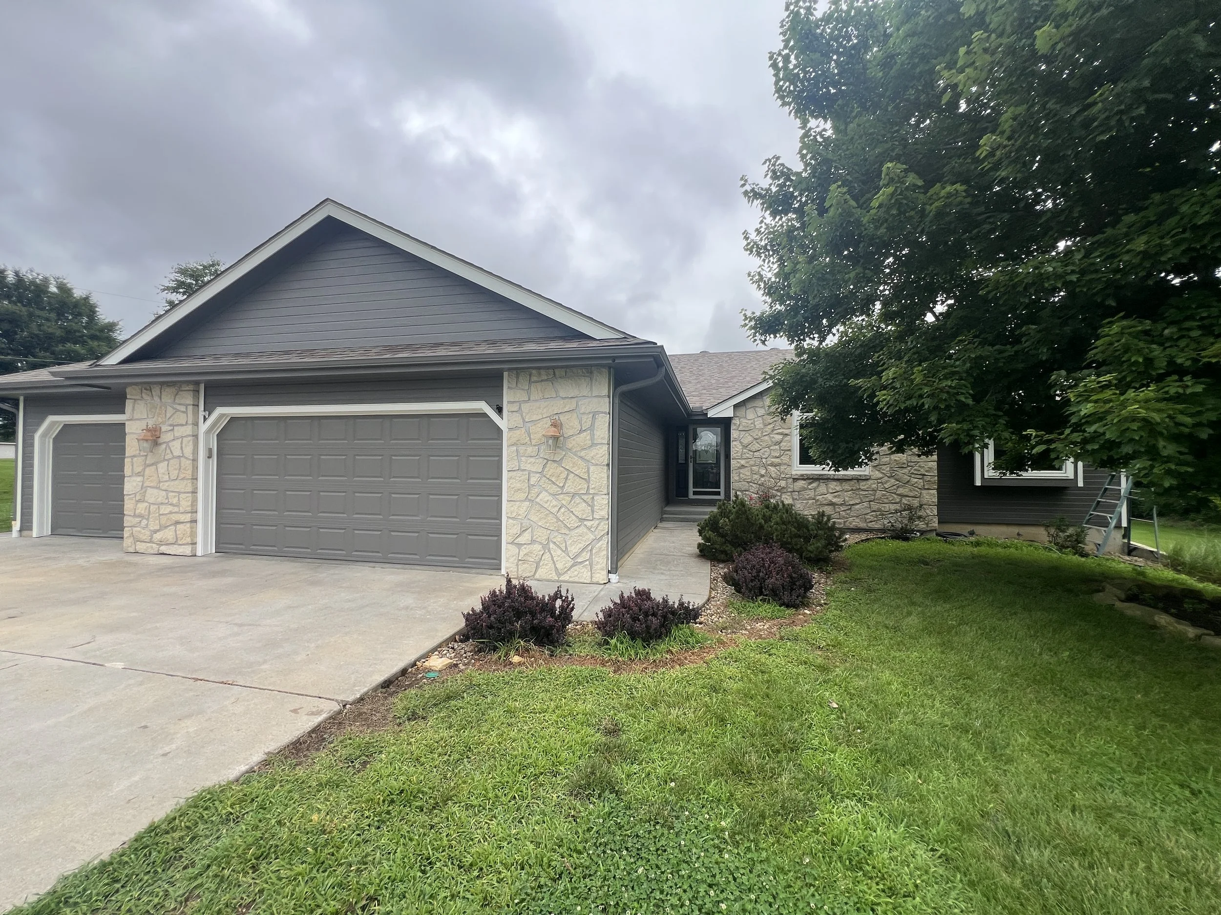 Exterior Painting and Siding Repairs in Tecumseh, KS