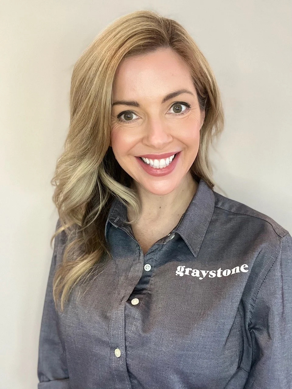 Photo of Kelli Fogel a color consultant with Graystone Painting
