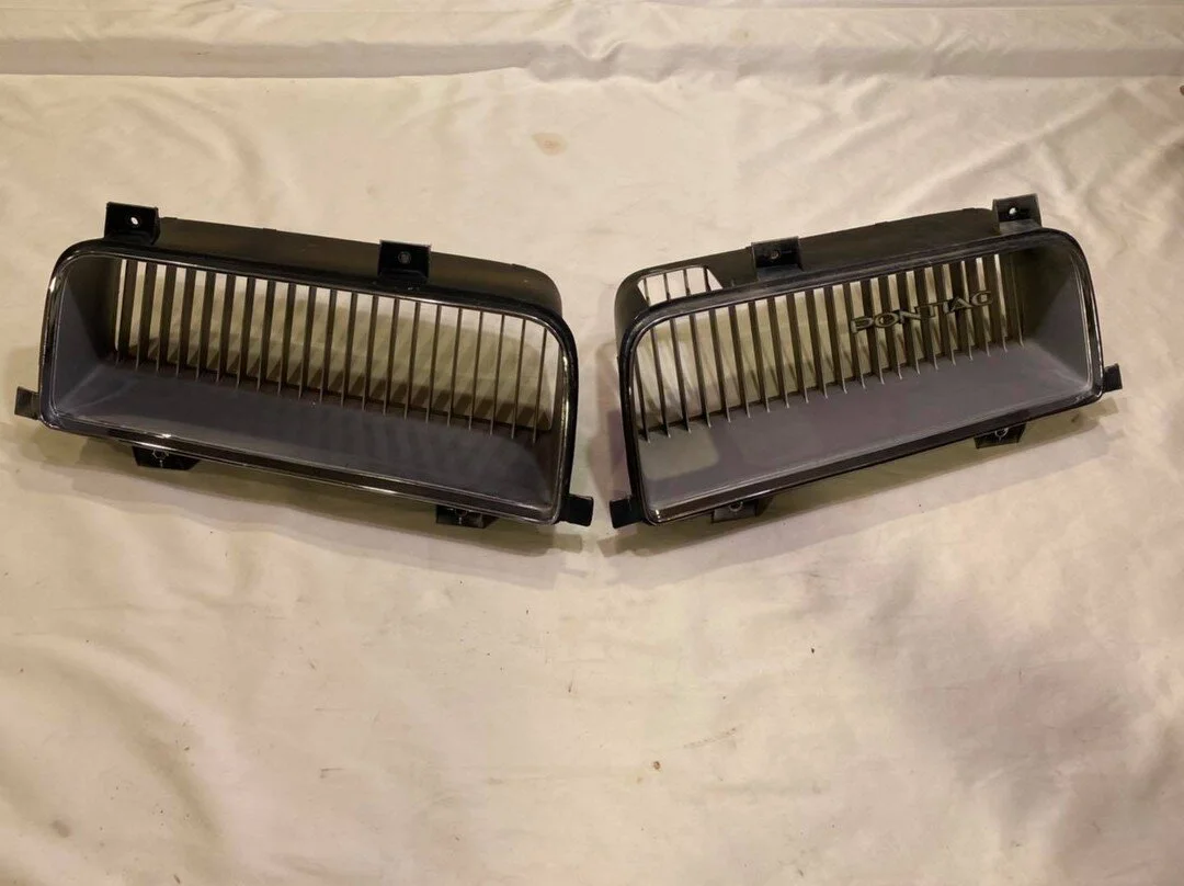 1974 Firebird (& Trans Am)parts available:
Taillights - pair : $100
Hood: $200
Headlight Bezels: $85
Grilles(excellent originals, no damage, great chrome) : $350
Overflow bottle with bracket: $175
Passengers fender brace: $45
Rear window trim pi