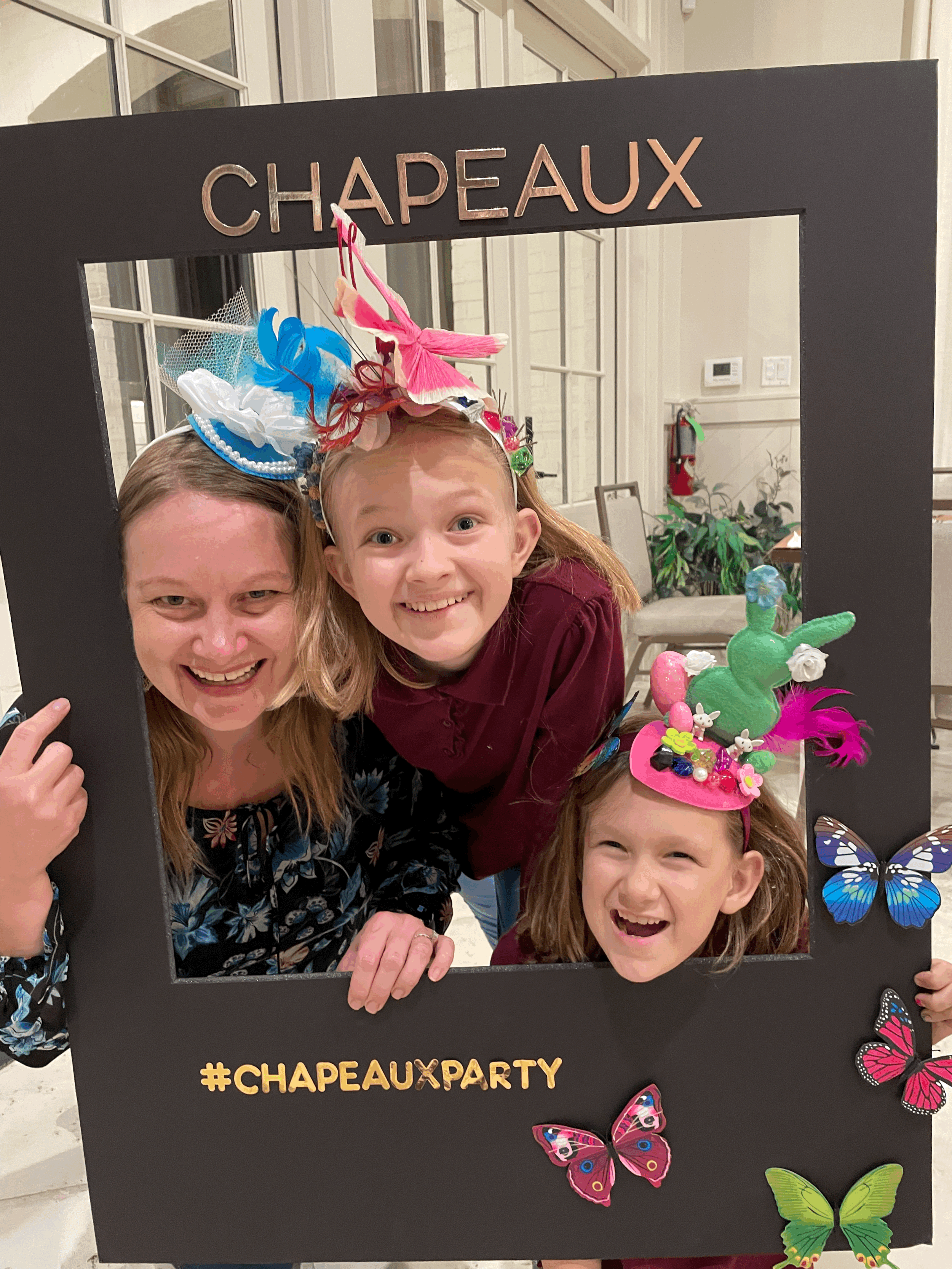 An adult  fascinator and a matching child fascinator