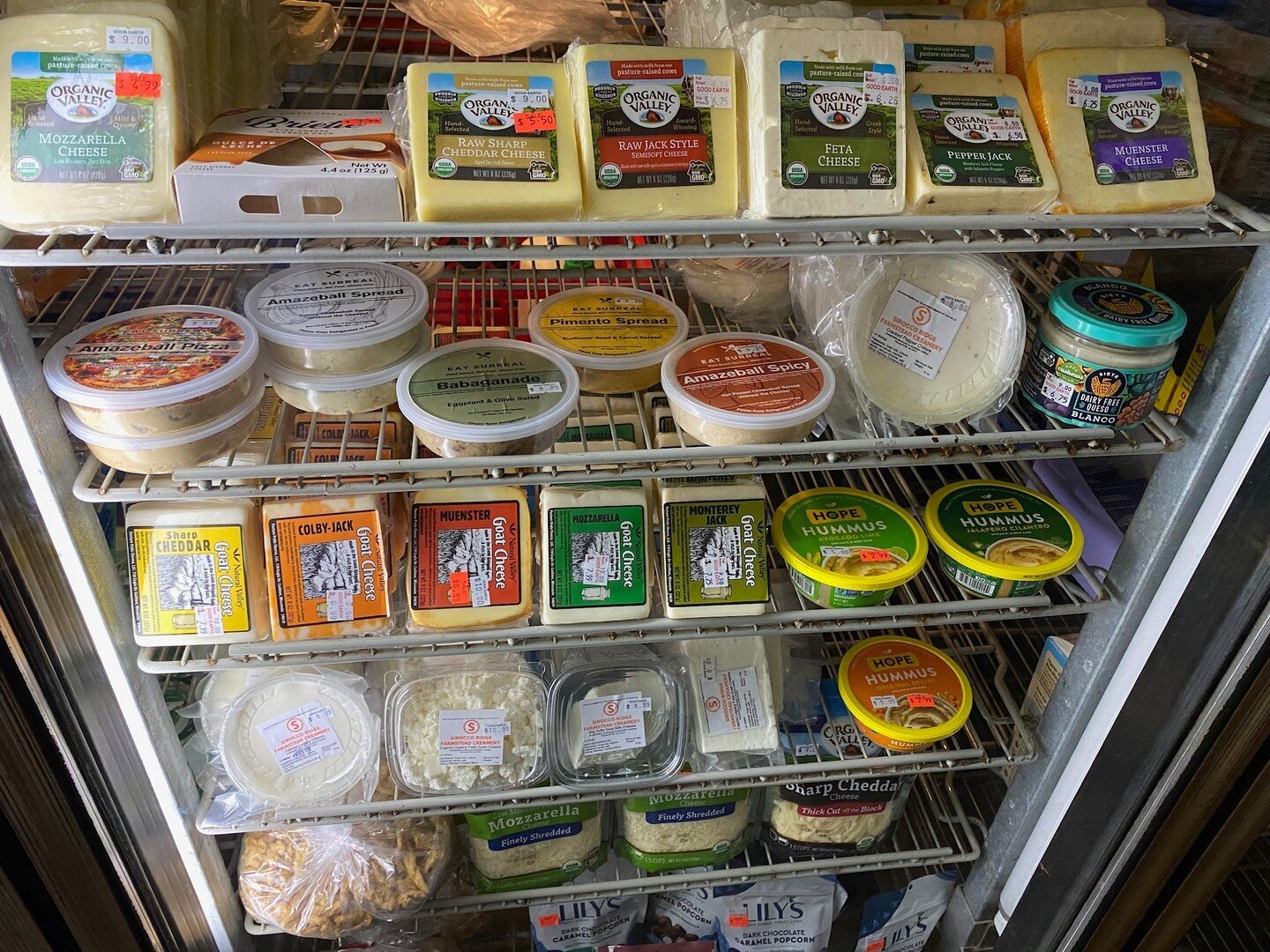 In the Broad Ripple area? Stop @goodearthindy for a variety of Eat Surreal spreads! 

Happy shopping! 🛒🥗

#indianapolis #broadripple #foodie #spreads #dairyfree #nutfree #glutenfree #vegan
