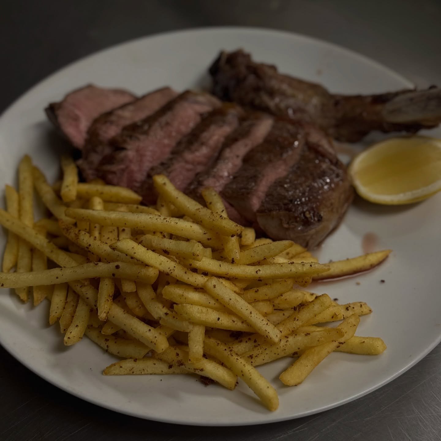 Our 600g rib eye! Demolished by a man on a mission on this occasion 🤣 this week we are running our rib eye until sold out and eye fillet is back on the menu after a successful special a few weeks ago!