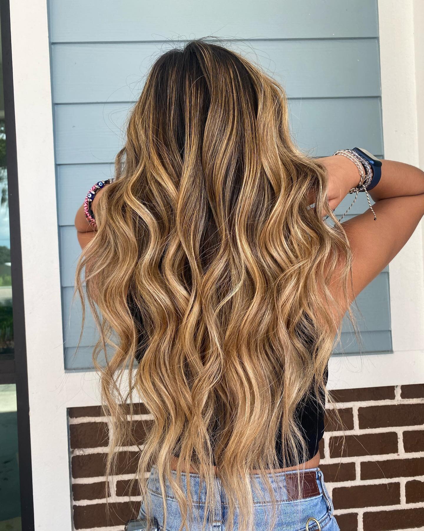 Honey Balayage 🍯 

&bull;

Stylist 👉🏻 @lilylovelyhair 💗

&bull;
&bull;
&bull;
 #stylehousesalon  #parrish #parrishhair #parrishhairsalon #parrishhairstylist  #parrishbalayage #sarasotahair #siestakey #balayage  #blonde #blondehair #behindthechair