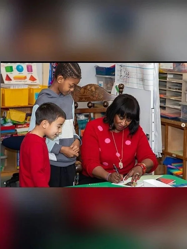 daphne-tillman-perry-signing-books-for-young-readers.jpg