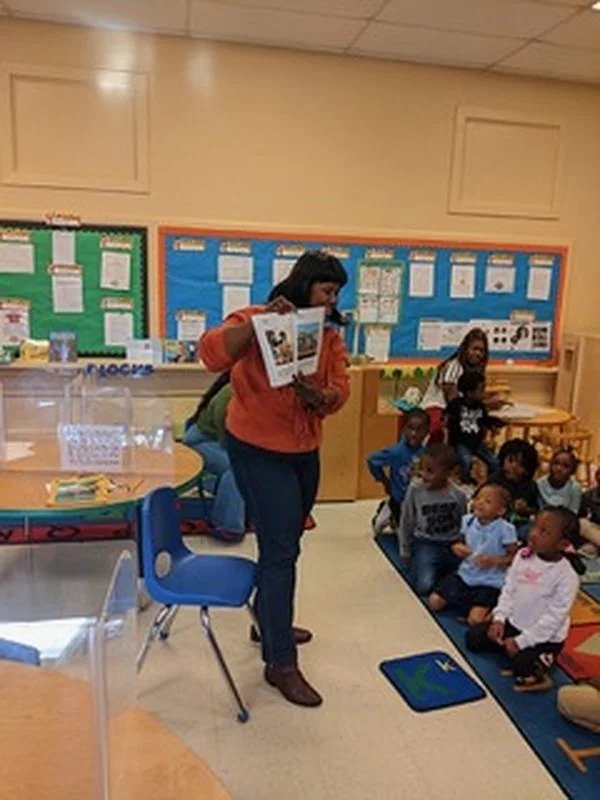 daphne-tillman-perry-classroom-read-aloud.jpg
