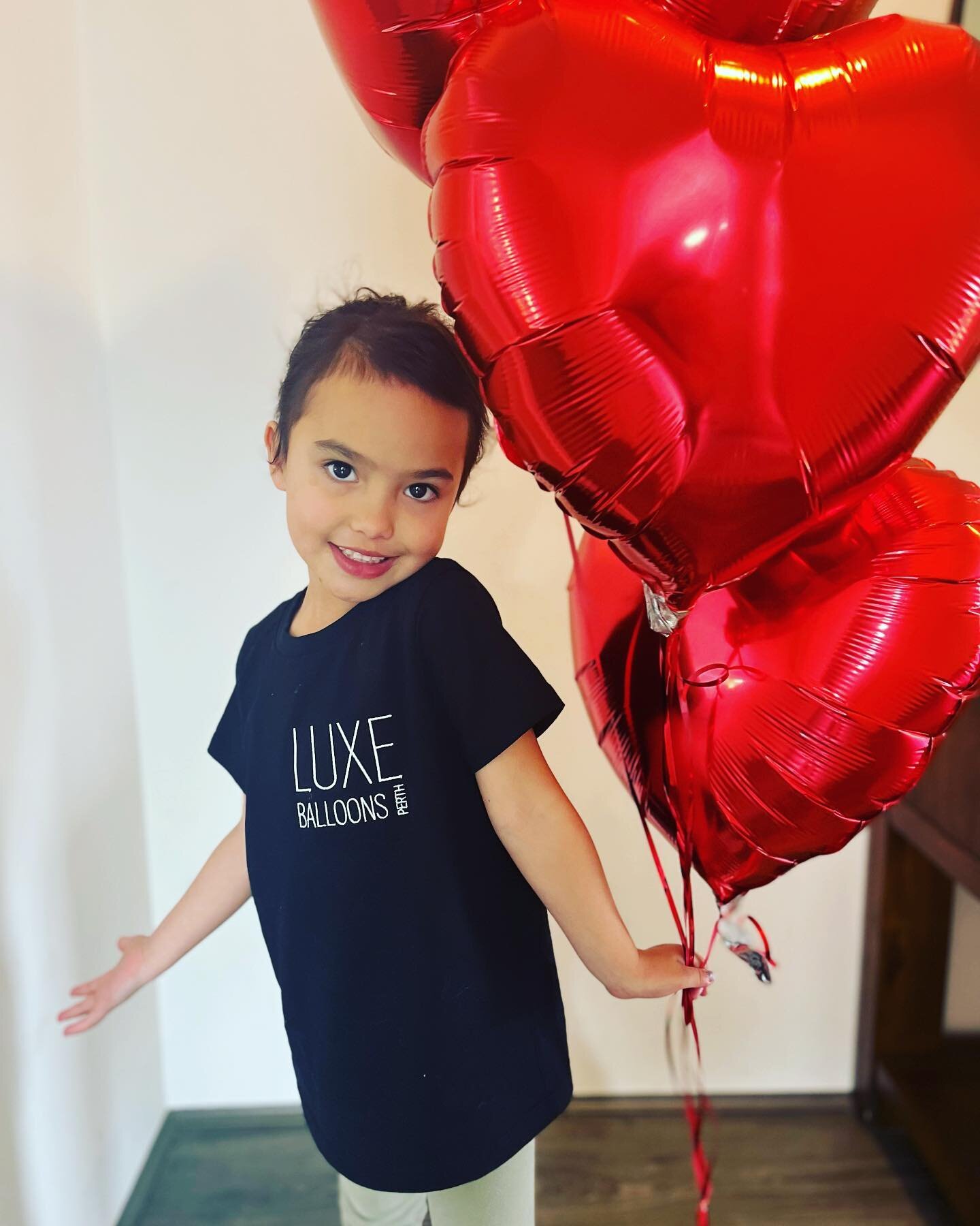 ❤️ Little Miss @luxeballoonsperth  came along for the ride today, grateful to my clients who don&rsquo;t mind my little helper being in tow from time to time .

She was super excited to don her little tee by @ohsweetmerch &amp; a trip her fav place @