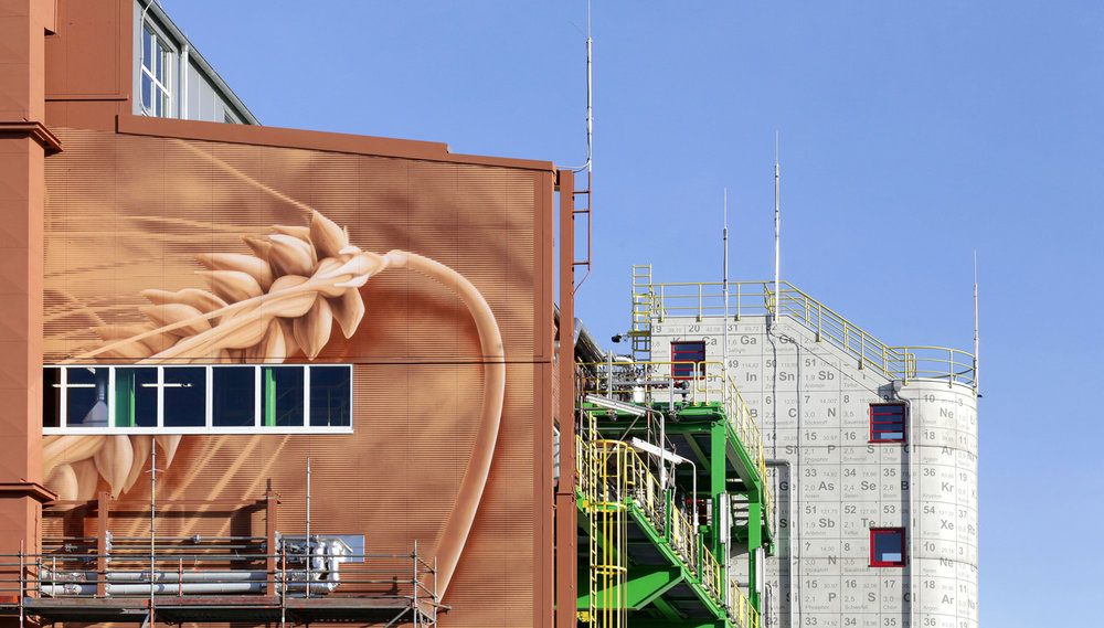 Bayer-Treppenhaus-Periodensystem-Chemie-Fassadenbeschriftung-Wandbild-Industrie.jpg