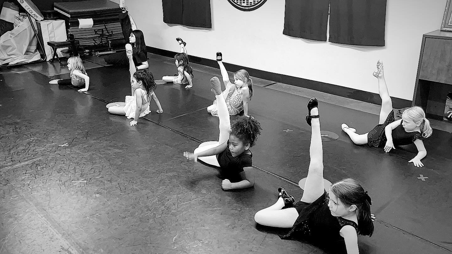 Dancing Stars dancers are getting ready for recital! Who else is ready to TURN UP THE HEAT!!? Tickets now on sale! Check out the link in our bio 🎟️