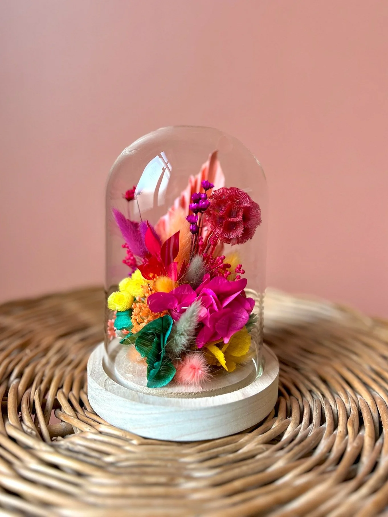 globe de fleurs séchées
