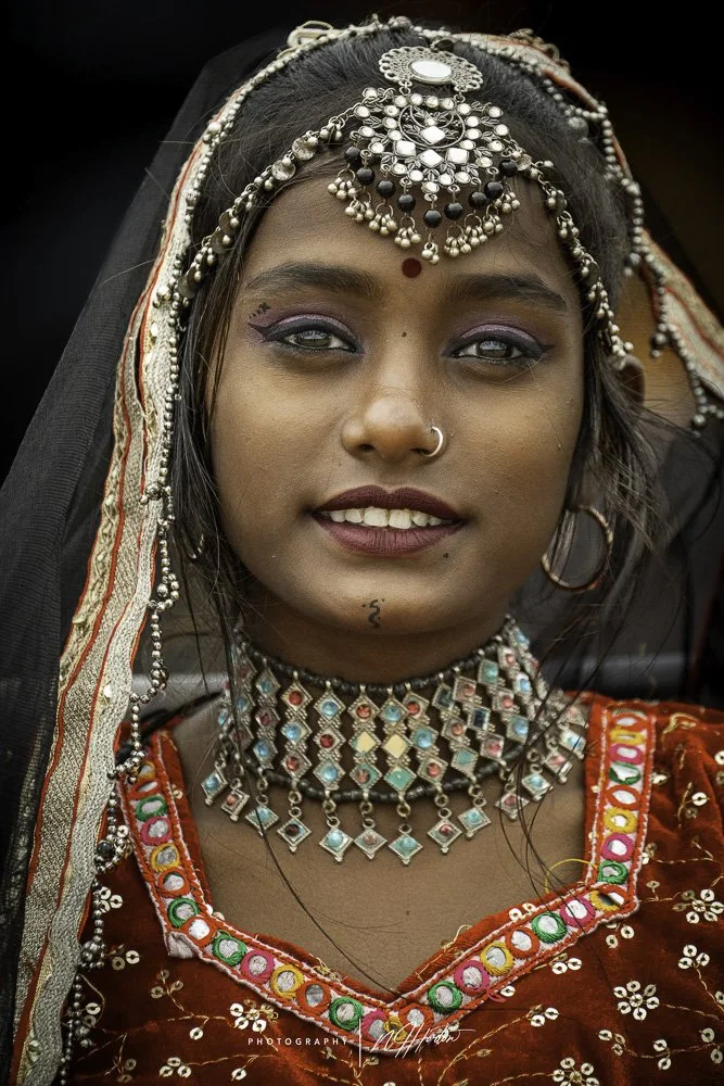 Portrait-of-desert-girl-pushkar-camel-fair-Rajasthan.jpg