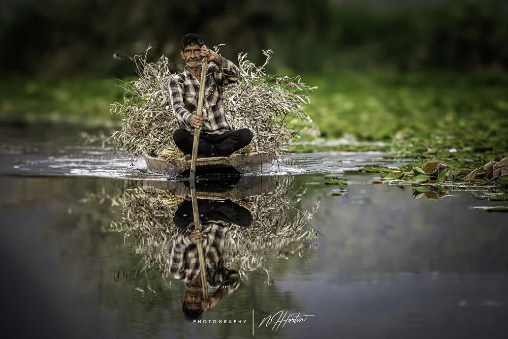 Boat man Dal Lake, Kashmir