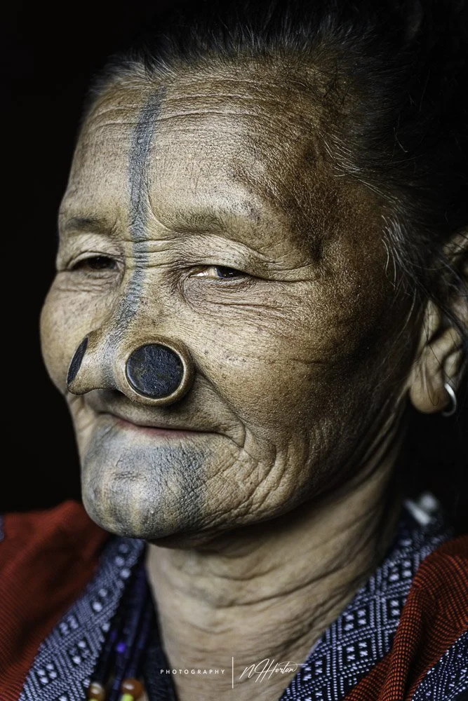 Apatanai-lady-with-face-tatoo-Ziro-India