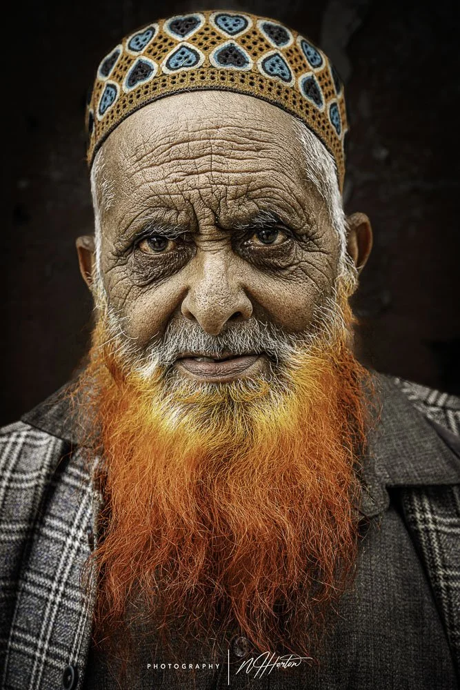 Hena Bearded man in Kashmir