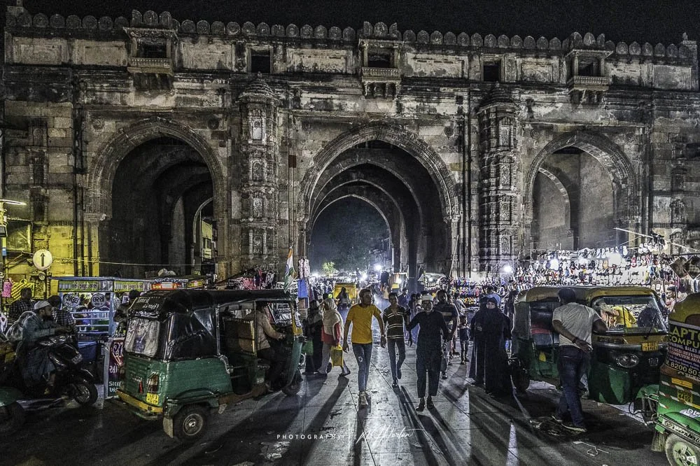 Street-scene-Ahmedabad-Gujarat-India.