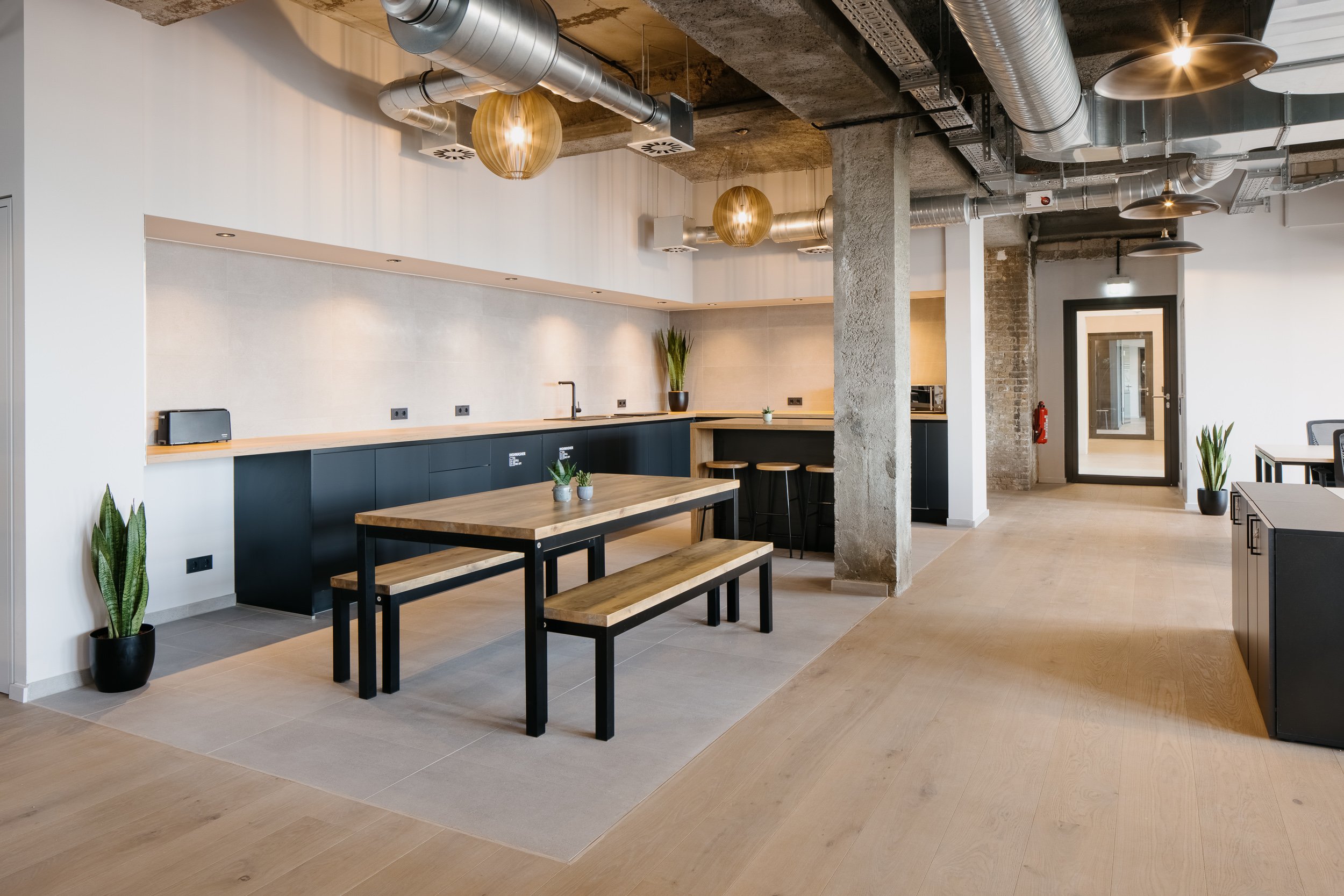 Techspace-eiswerk-coworking-berlin-interior-HEJM--2.jpg