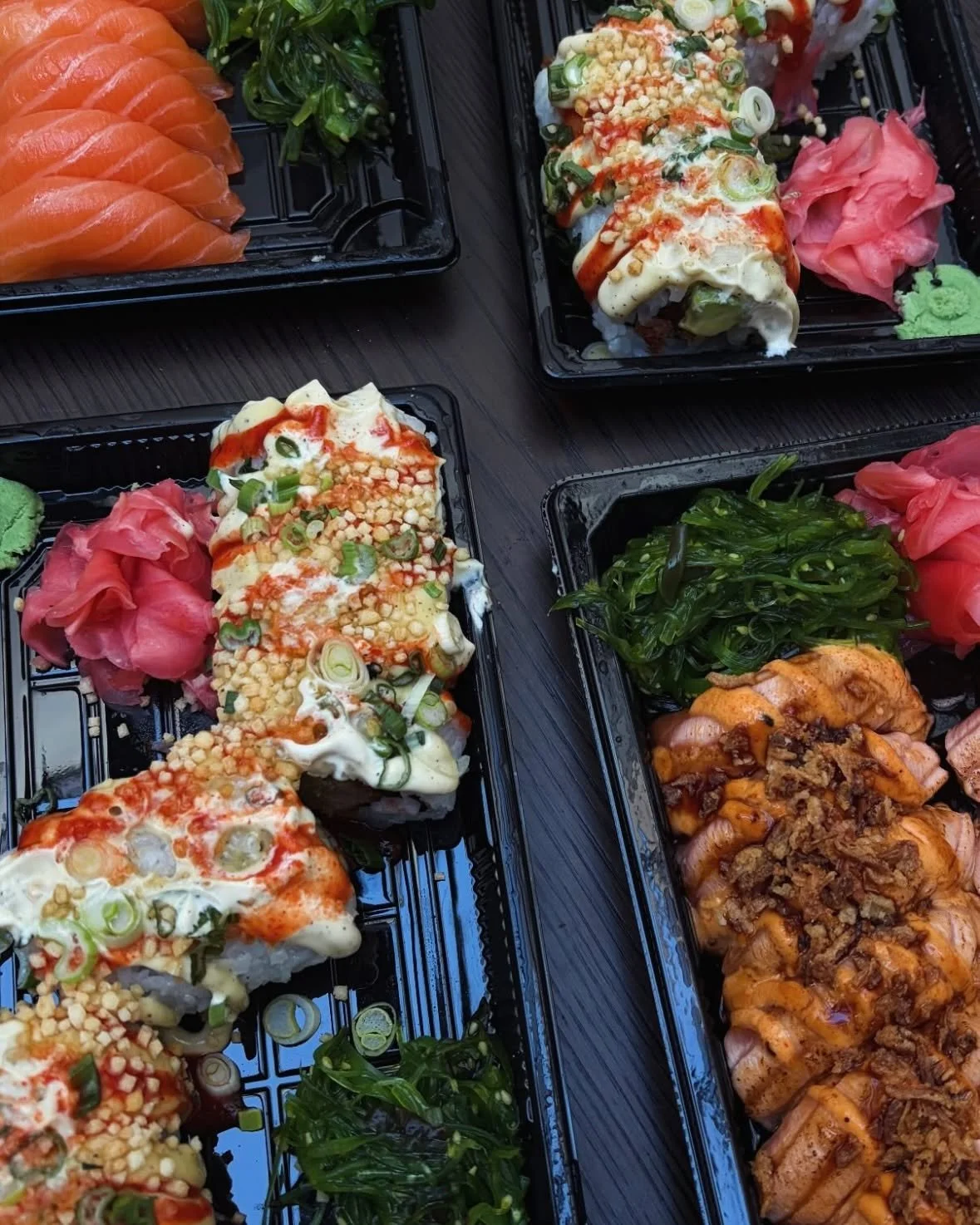 G&ouml;r som @alicia.otterud och njut av Gimme Sushi en dag som denna ☀🧡🍣 Best&auml;ll online p&aring; gimmesushi.se eller kom f&ouml;rbi en av v&aring;ra restauranger:
📍CITY | Storgatan 48
📍VALLA | Majgatan 6
📍ICA MAXI | V&auml;stra Svedengatan