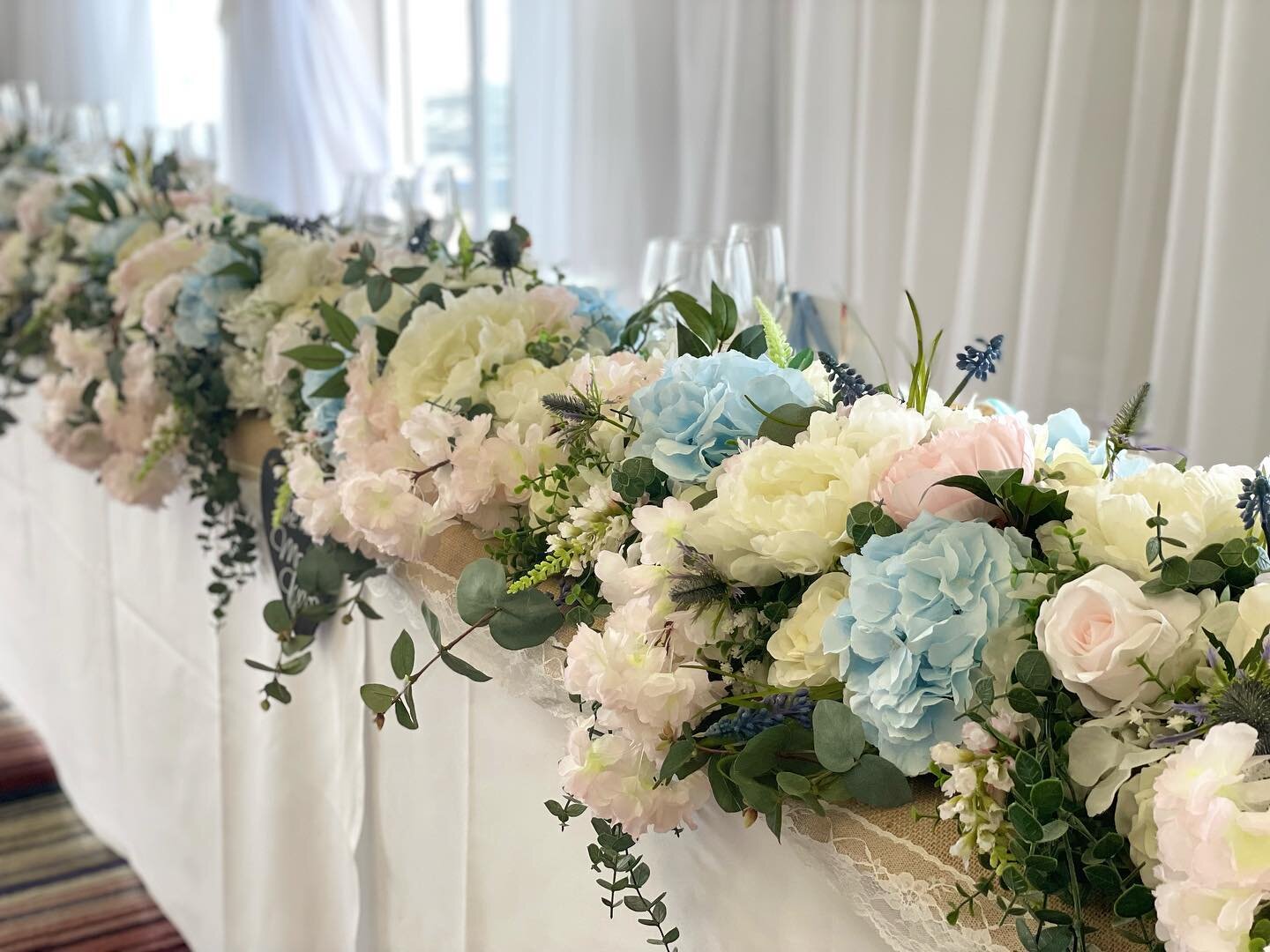 Gorgeous pink and pale blue top table arrangement designed for our lovely friends wedding celebration 💖 #weddingflowers #weddingday #toptablearrangement