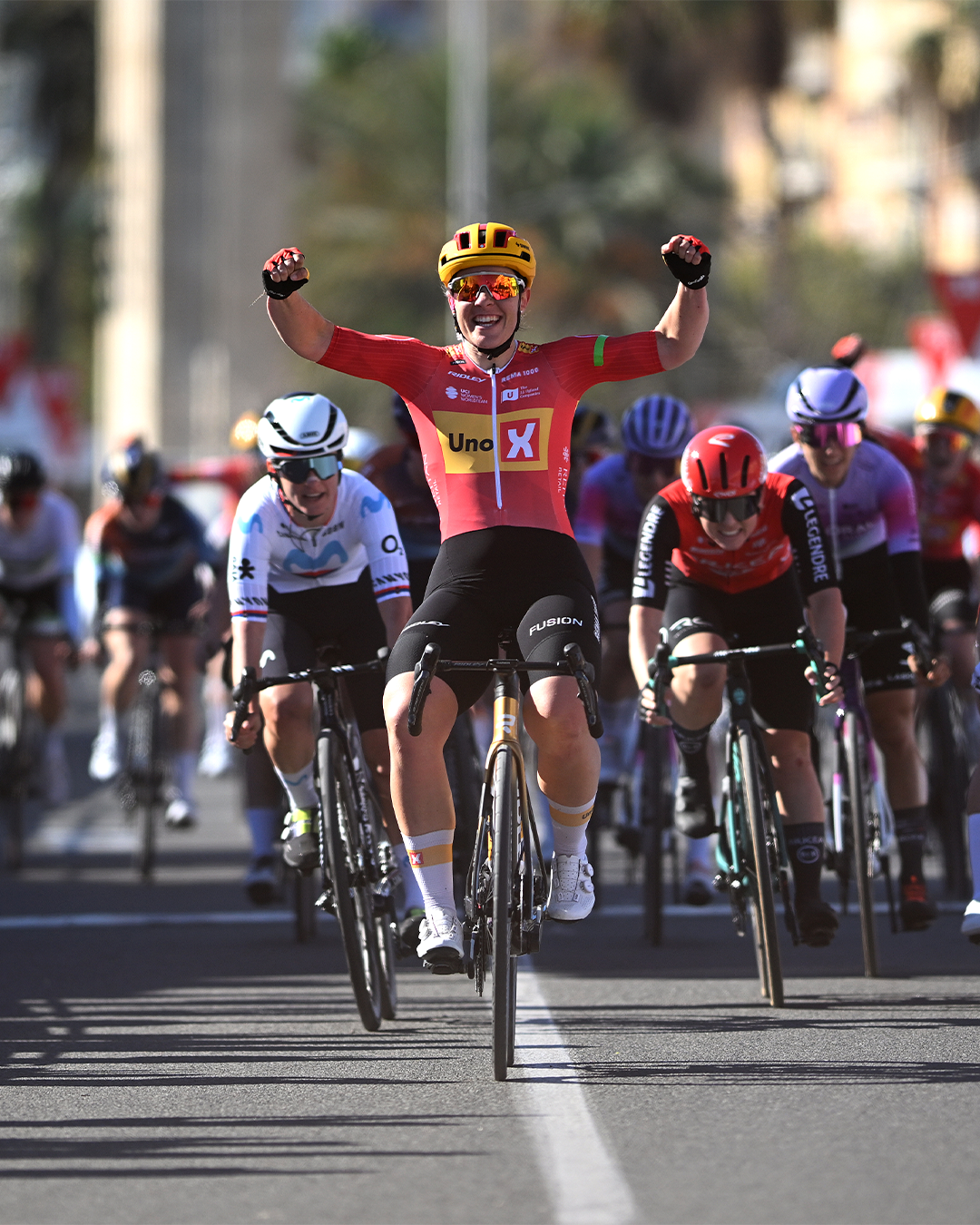 1. Linda Vuelta CV.png