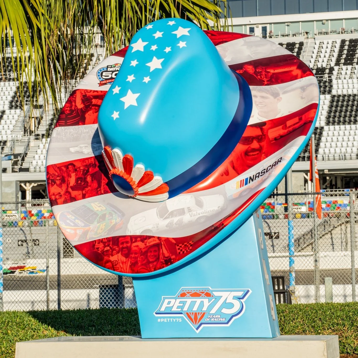 "THE KING’S HAT” PROJECT PRESENTED BY LEGACY MOTOR CLUB:&nbsp;&nbsp;NASCAR INDUSTRY PAYS TRIBUTE TO THE PETTY FAMILY’S 75 YEARS IN RACING