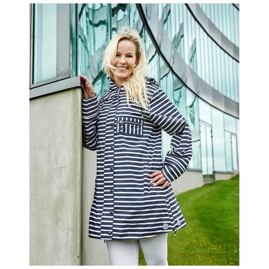 Raincoat_with_smal_strib_DG-Raincoat-511-06_Taslon-08_Navy_1800x1800.jpeg