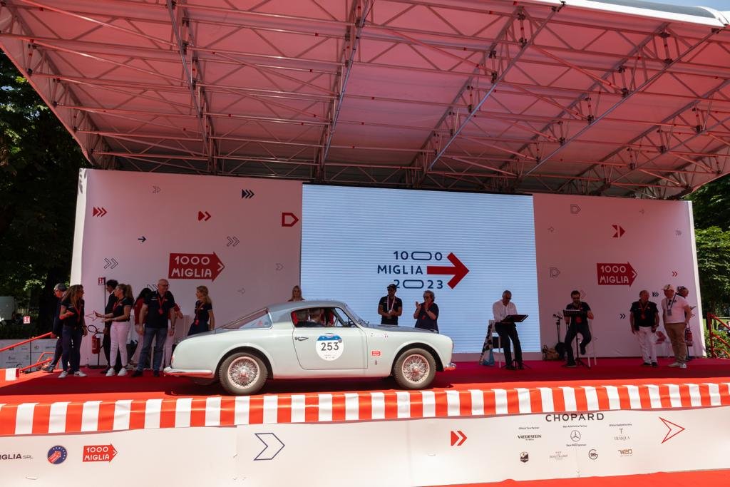 Arrival in Brescia, crossing the finish line/ramp