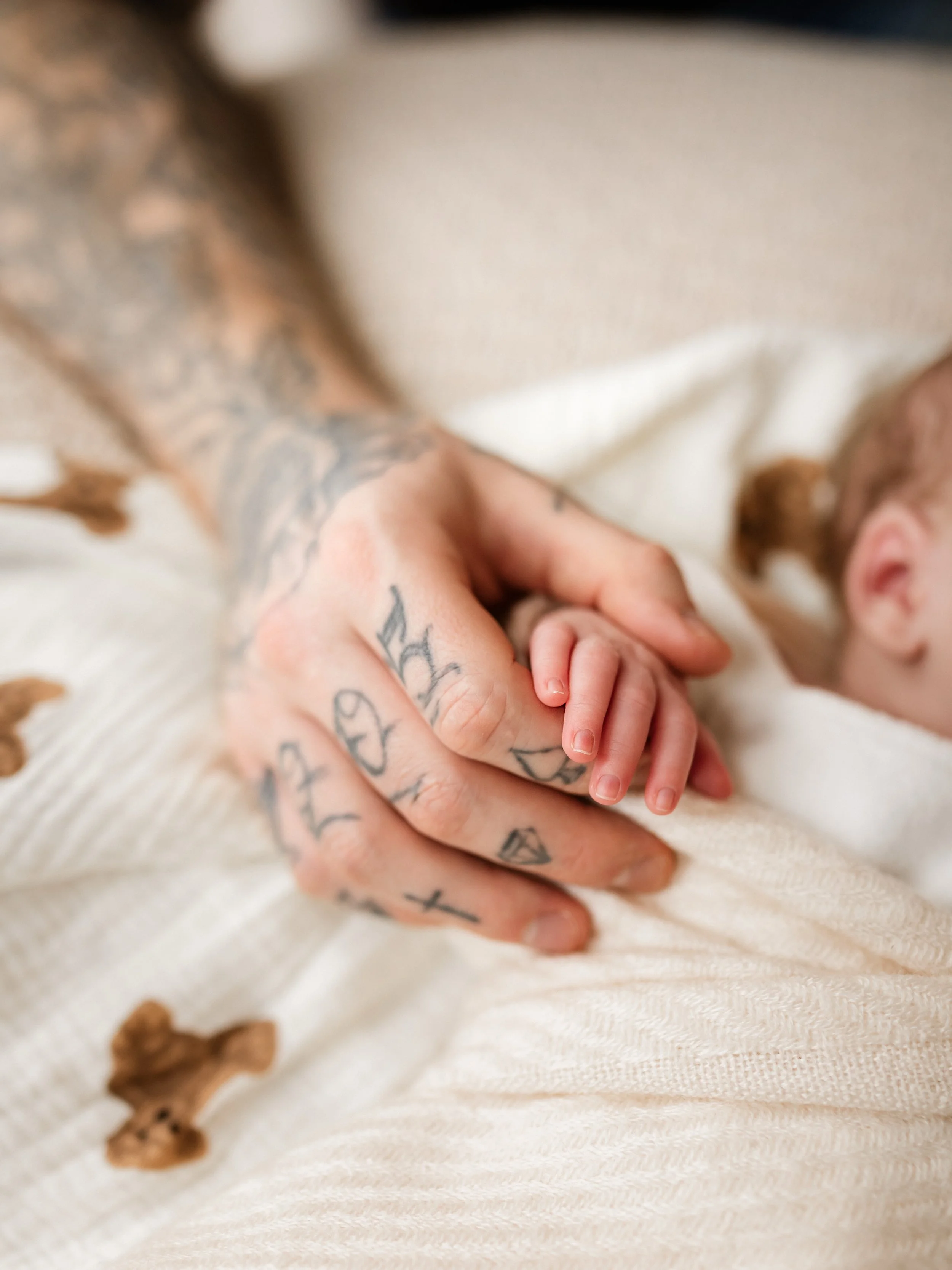 The littlest hands hold the biggest part of our hearts.

#marketharborough #leicestershirenewbornphotographer #family #holdinghands #hearts