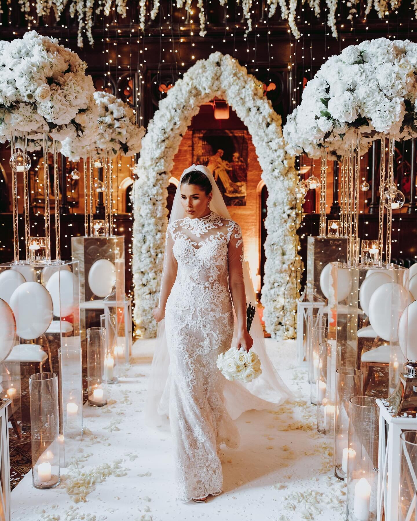 Can we get a little commotion for the dress&hellip; 

And now for the back of the dress!

Stepping into married life looking incredible and feeling all the feels in @florianni_official.

Photographer: @dominiclula_photography 
Videography: @gbwedding