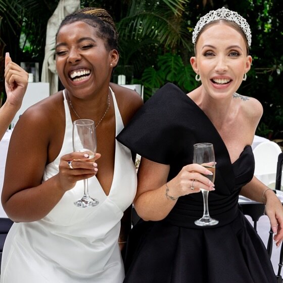 I love this monochrome look for Bride &amp; Maid of Honour!

But more so the look of two best friends sharing a joke the rest of us will probably never know! 

T looking stunning in @pronovias