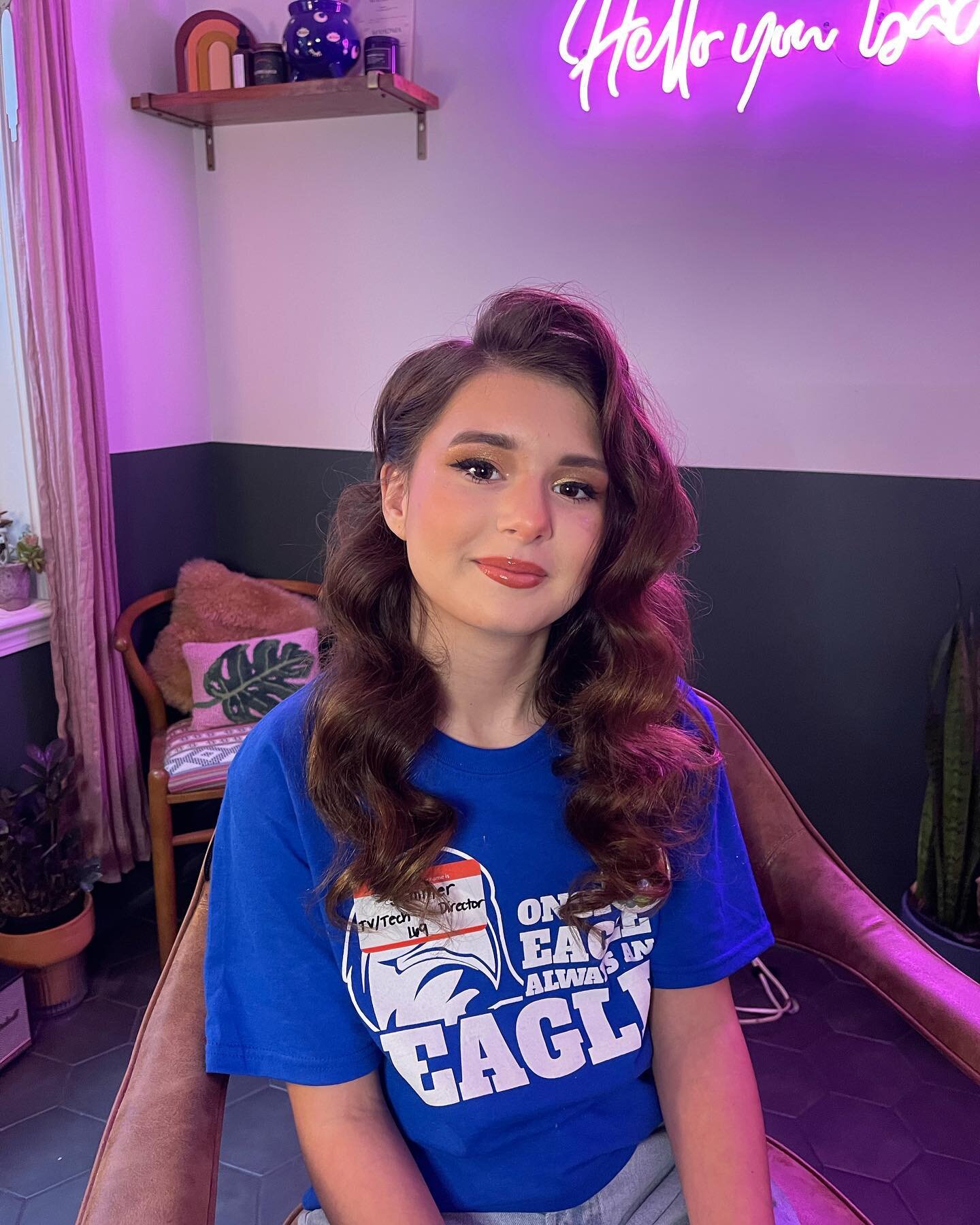 Got my beautiful client summer who is only 11! Ready(hair and makeup) for her Hollywood night dance event and she looks STUNNING! Sarah Anne your daughter is your twin and your both beautiful! @dowell.sarah