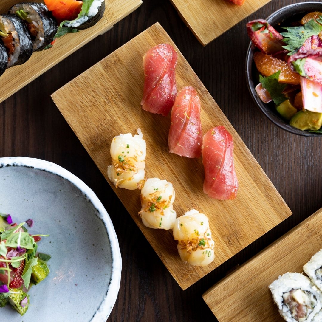 Sushi time and feeling fine🍣 Dine with us at Rosella and enjoy an array of fresh sushi &amp; sashimi on Thursday-Sunday from 5:00-9:00PM. 

📸: @heidikirn