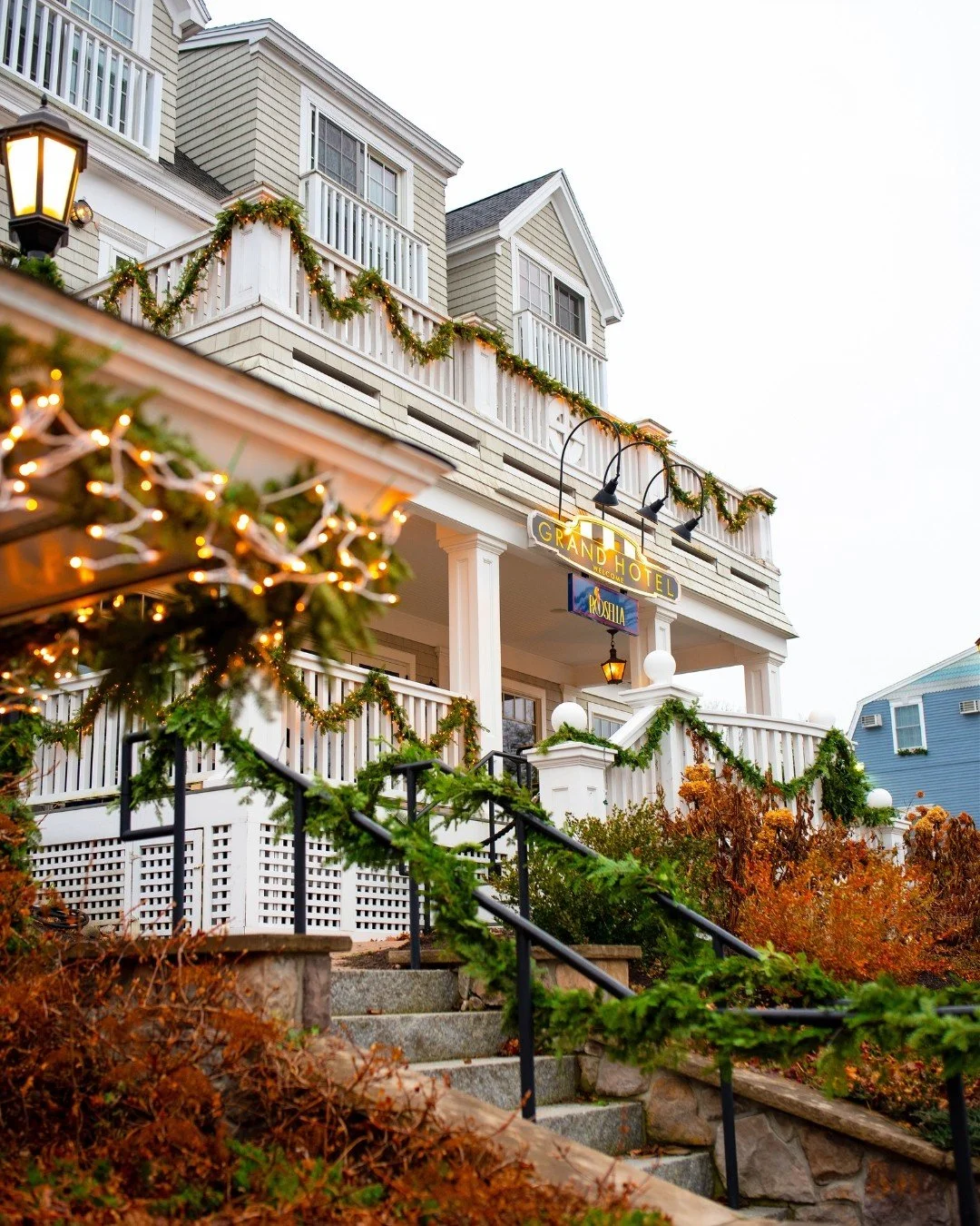 Lock in your reservations now for Kennebunkport&rsquo;s Annual Christmas Prelude!✨ We&rsquo;re open for lunch on Saturday, December 6th &amp; 13th from 12&ndash;9PM. Stop in for unforgettable sushi bites surrounded by all the holiday magic! 🍣❄️

📸: