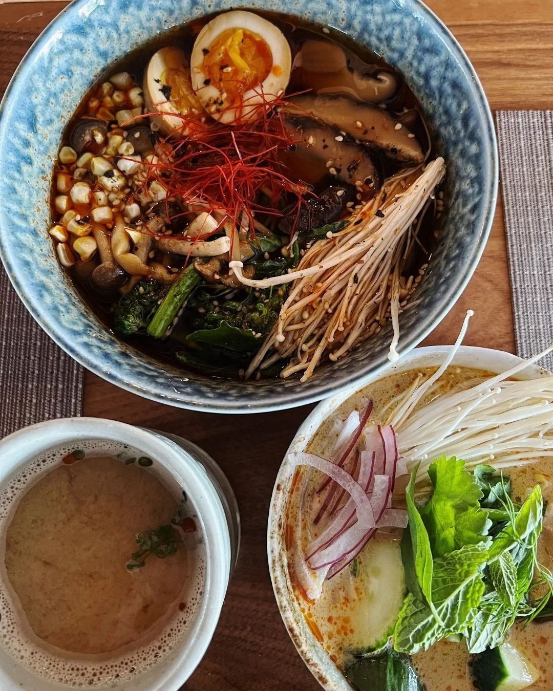 Cold days ahead = the perfect excuse for cozy bowls and warm bites from Rosella.🔥 Reserve now on Thursday-Sunday from 5:00-9:00PM.