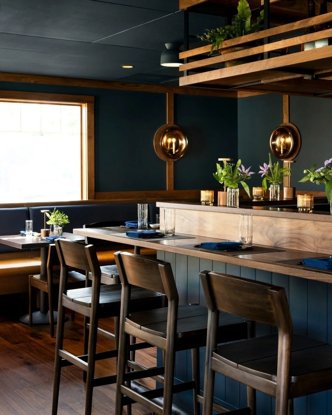 Every detail, every slice, every roll.🥢 Our sushi bar brings you closer to the craft behind each creation. Make your reservation on Thursday-Sunday from 5-9PM.