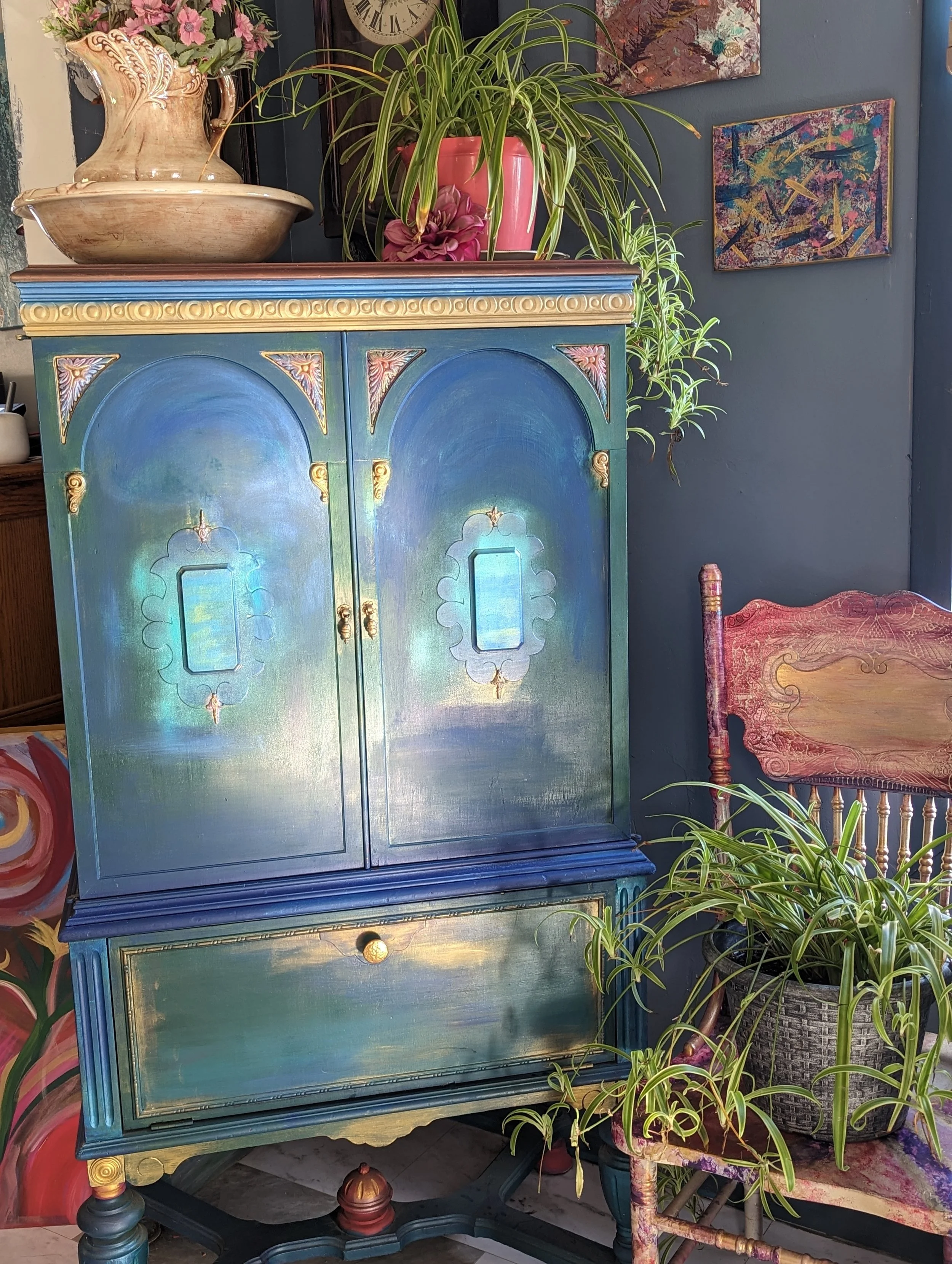 The Threshold of Vulnerability: To Share or Not to Share