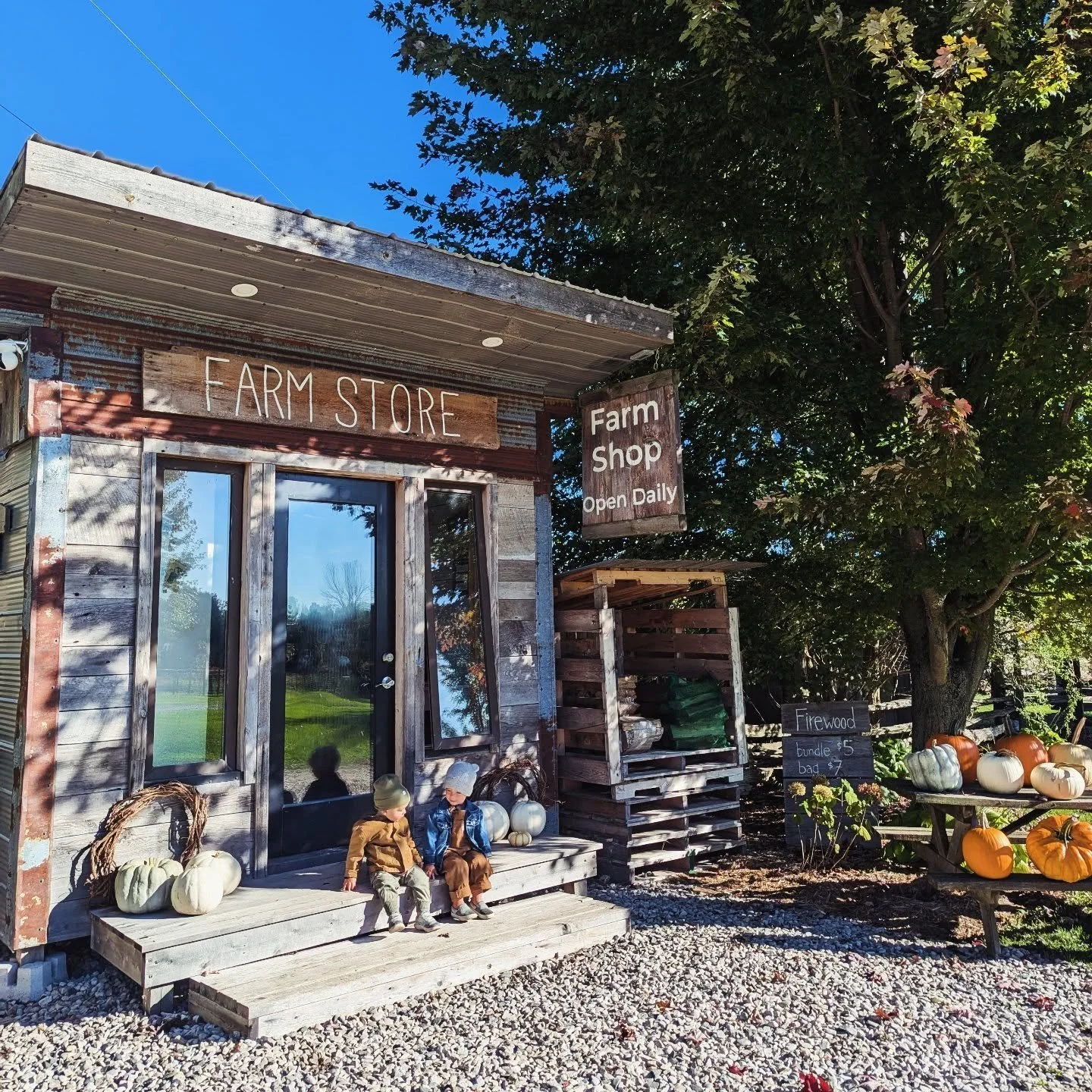 FARM STORE OPEN DAILY 🌾🧺

Here at Grassroots Farm we are welcoming October with open arms! 

We are already missing our farm pizzeria, but excited to share our farm store is open daily year round!

We've recently added some new Fall inspired produc