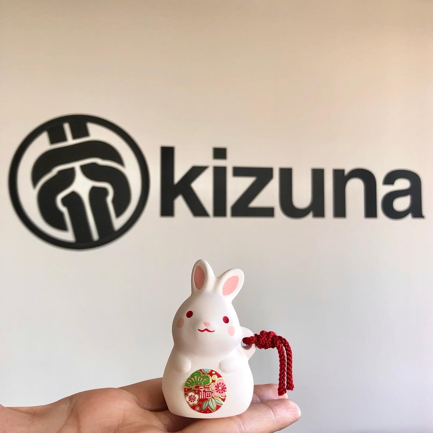 𝐇𝐚𝐩𝐩𝐲 𝐋𝐮𝐧𝐚𝐫 𝐍𝐞𝐰 𝐘𝐞𝐚𝐫 to our friends who celebrate it!🧧 Whether it's year of the rabbit or the cat, Kizuna turns 12 this year!🐇🐈 We're wishing you lots of luck and happiness in the year ahead.
&hearts;️🏮&diams;️