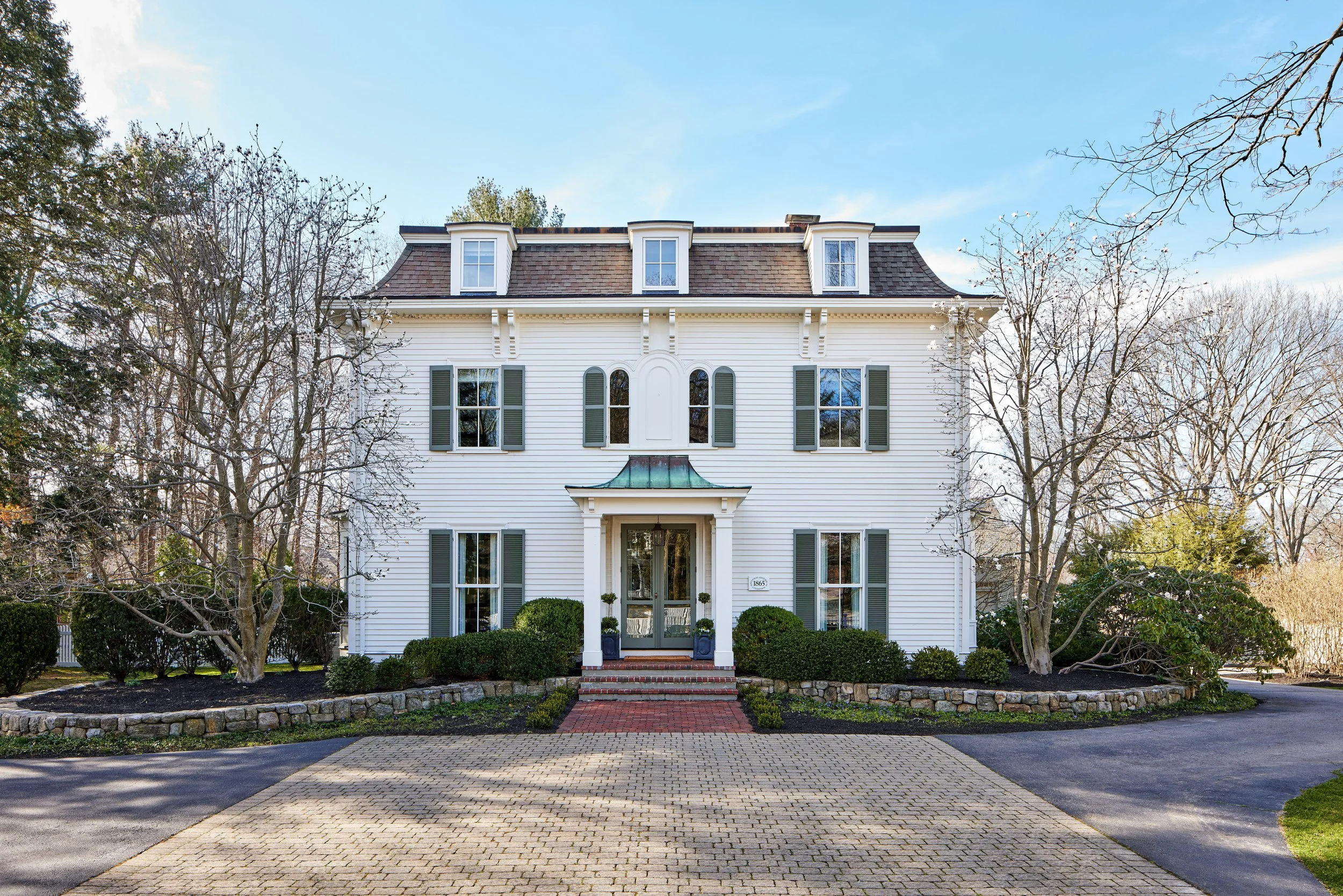 Beyond Black and White: 7 Exterior Color Trends Taking Over New England