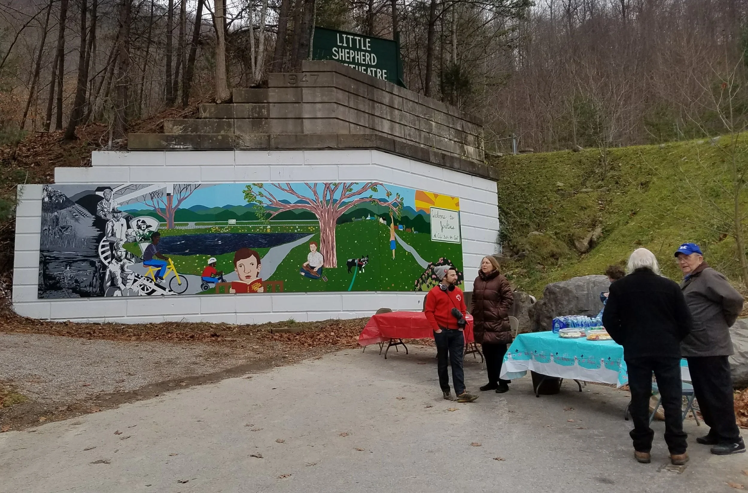 Lacy Hale_CommunityPainting2.jpg