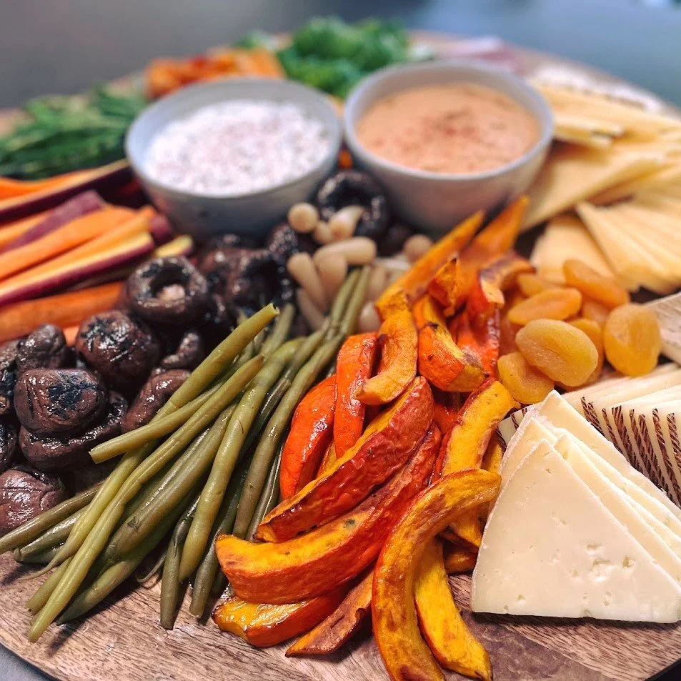 Lunch with purpose 🌾🥗

Farm to Fork was honored to cater a fall lunch for Maker&rsquo;s Mark and their Regenerative Alliance program &mdash; an inspiring initiative working to transform 1 million acres of farmland through regenerative agriculture. 