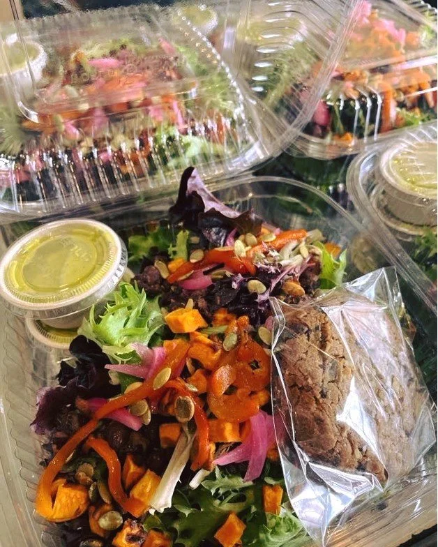 Fresh, local, and thoughtfully packed&mdash;Farm to Fork box lunches make group meals easy and delicious. Each box is made fresh with high-quality ingredients, features local sourcing when possible, and includes a fresh-baked cookie. 🍪

We also offe