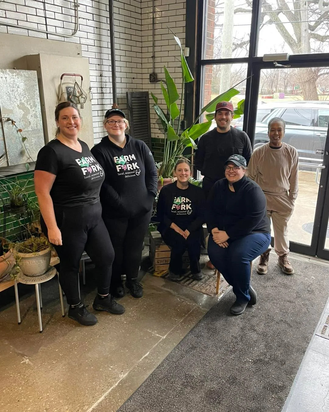 500+ box lunches packed, loaded, and delivered just in time ⏱️❄️

Huge shoutout to this incredible Farm to Fork team for showing up, hustling hard, and making sure everyone was fed before the snow rolled in. Local food, teamwork, and a whole lot of h
